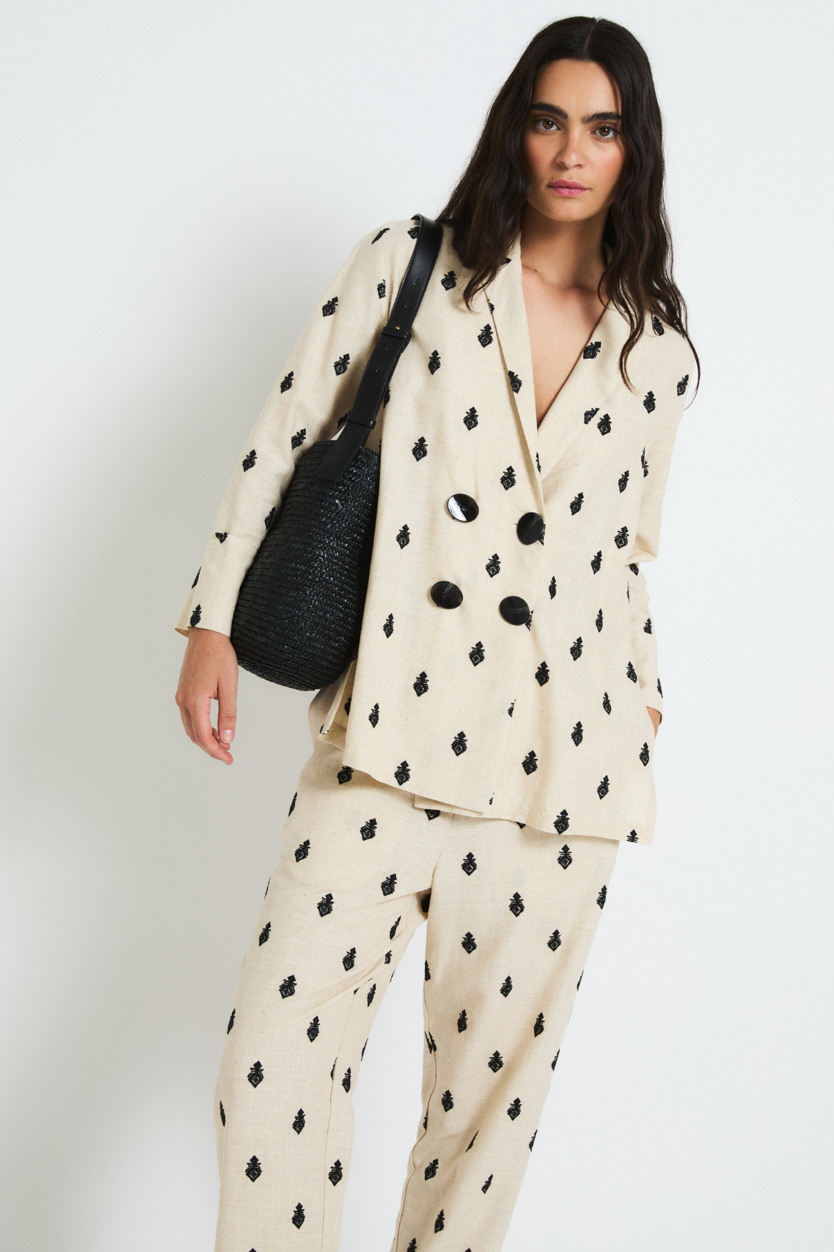 TOTAL LOOK ICON BORDADO BEIGE