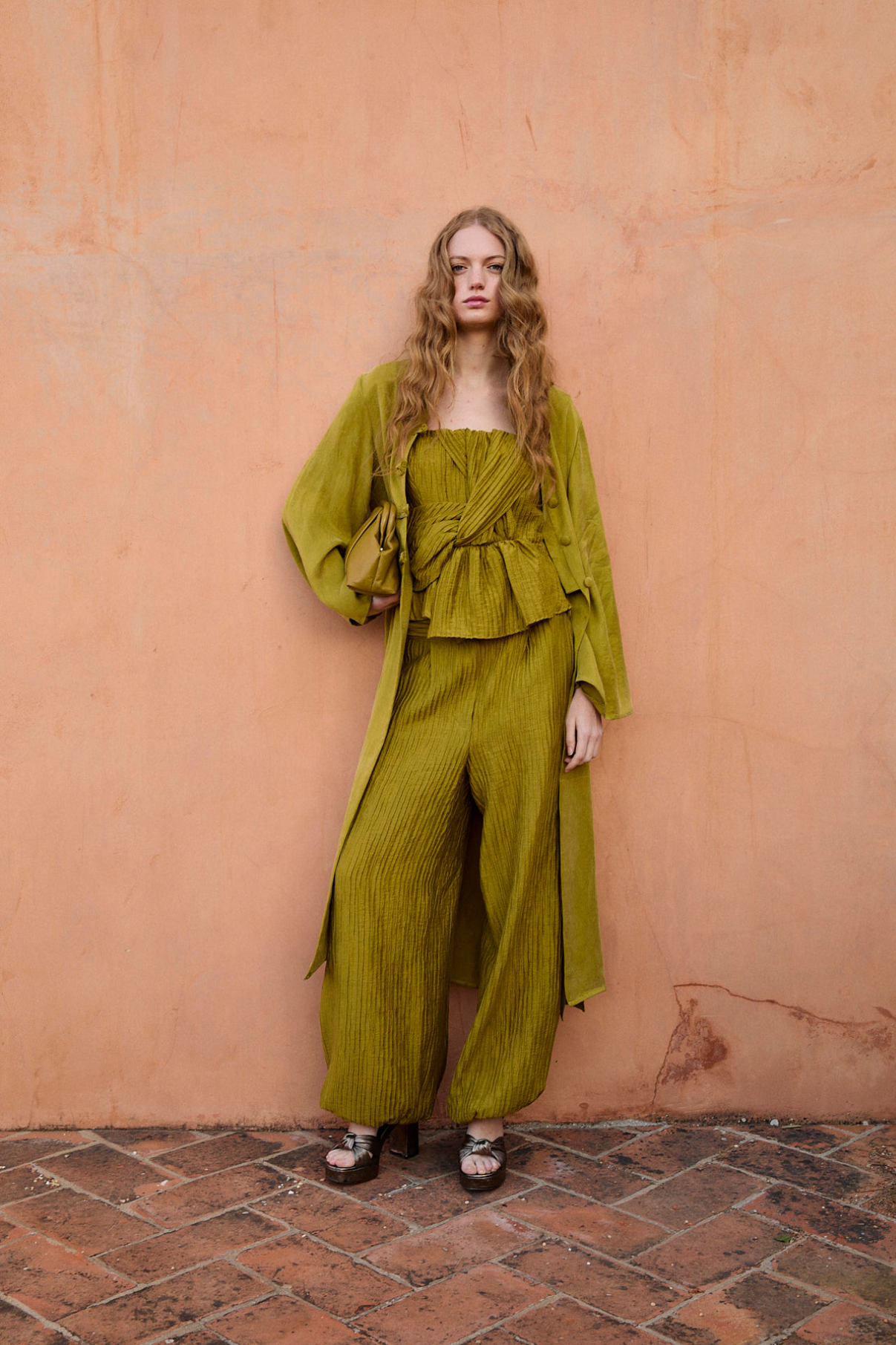 PANTALON LINDA ARRUGUILLA OLIVA