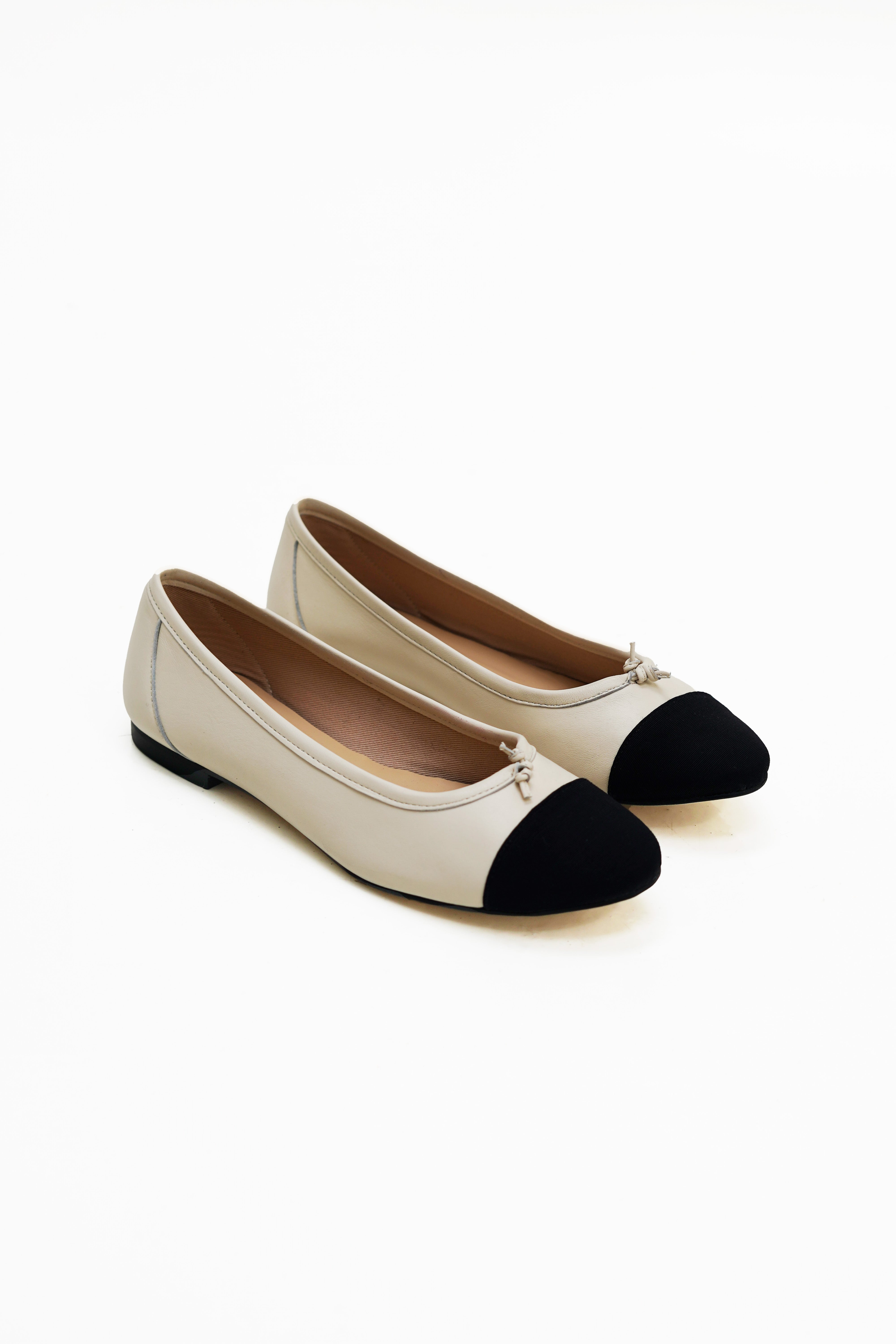 GRAZIA LEATHER ECRU BALLERINA