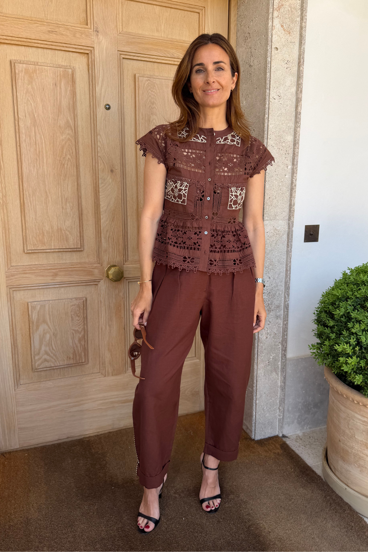 TOTAL LOOK SEA EMBROIDERY CHOCOLATE