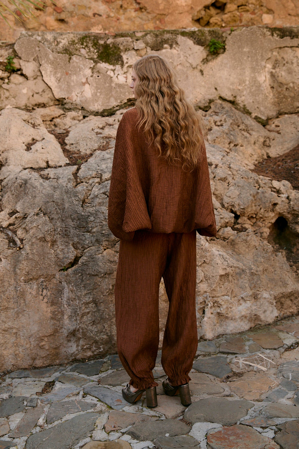 LINDA ARRUGUILLA TILE TROUSERS