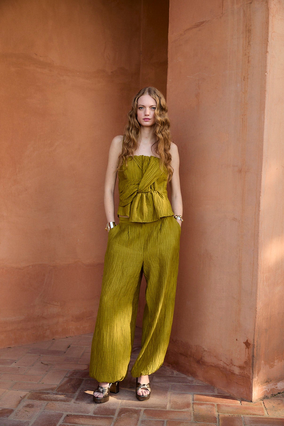 TOTAL LOOK LINDA ARRUGUILLA OLIVA