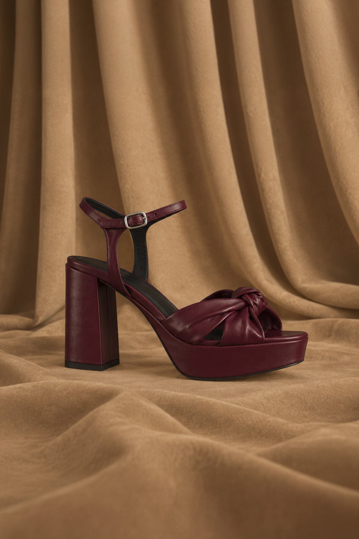 SANDALIA LILY PIEL BURGUNDY