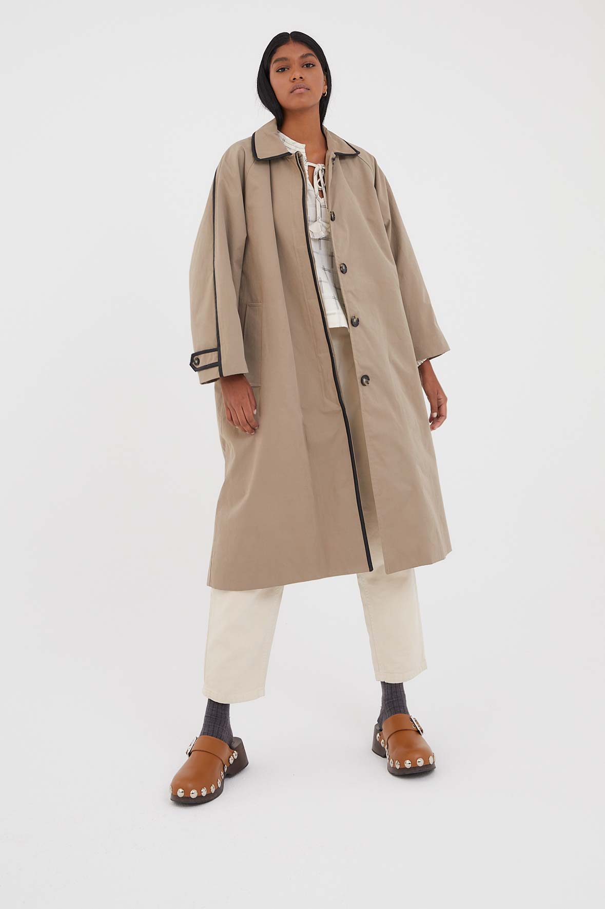 MACKINTOSH RIVETE OVER RAIN TAUPE