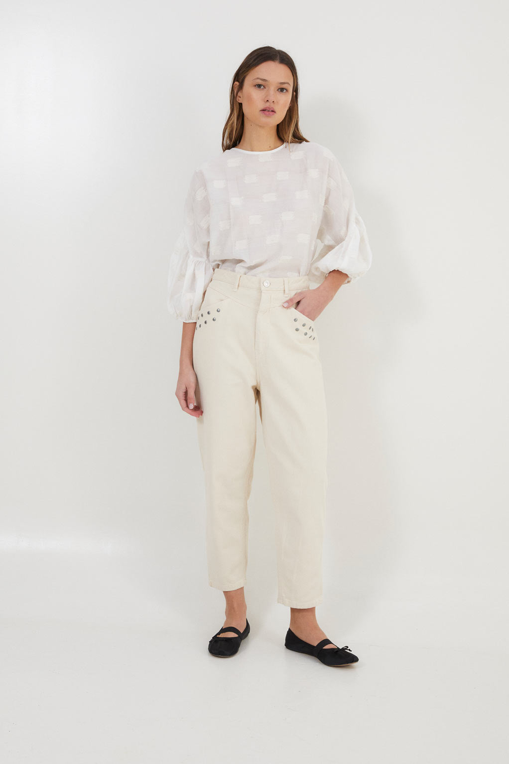 JEAN LUCCI CLOUTÉ ÉCRU