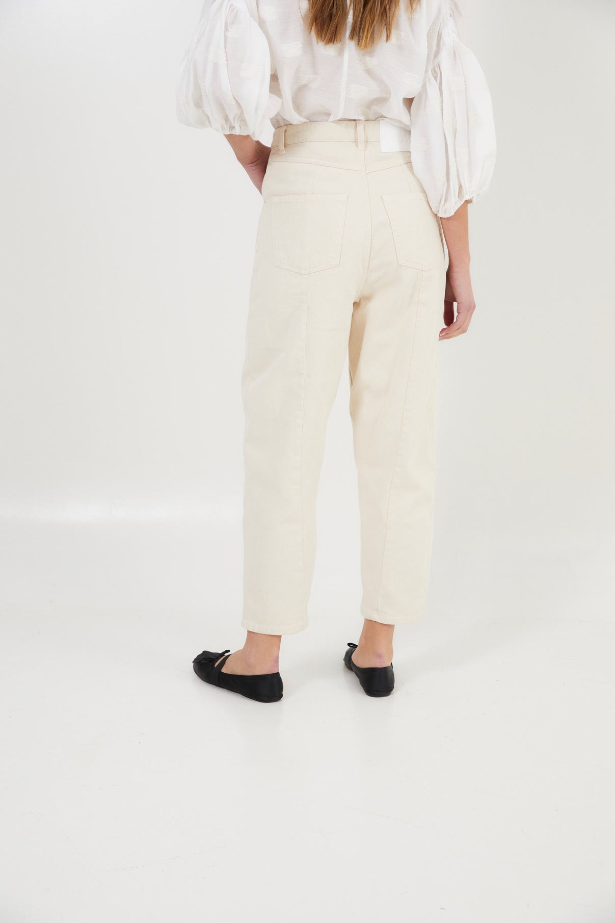 JEAN LUCCI CLOUTÉ ÉCRU