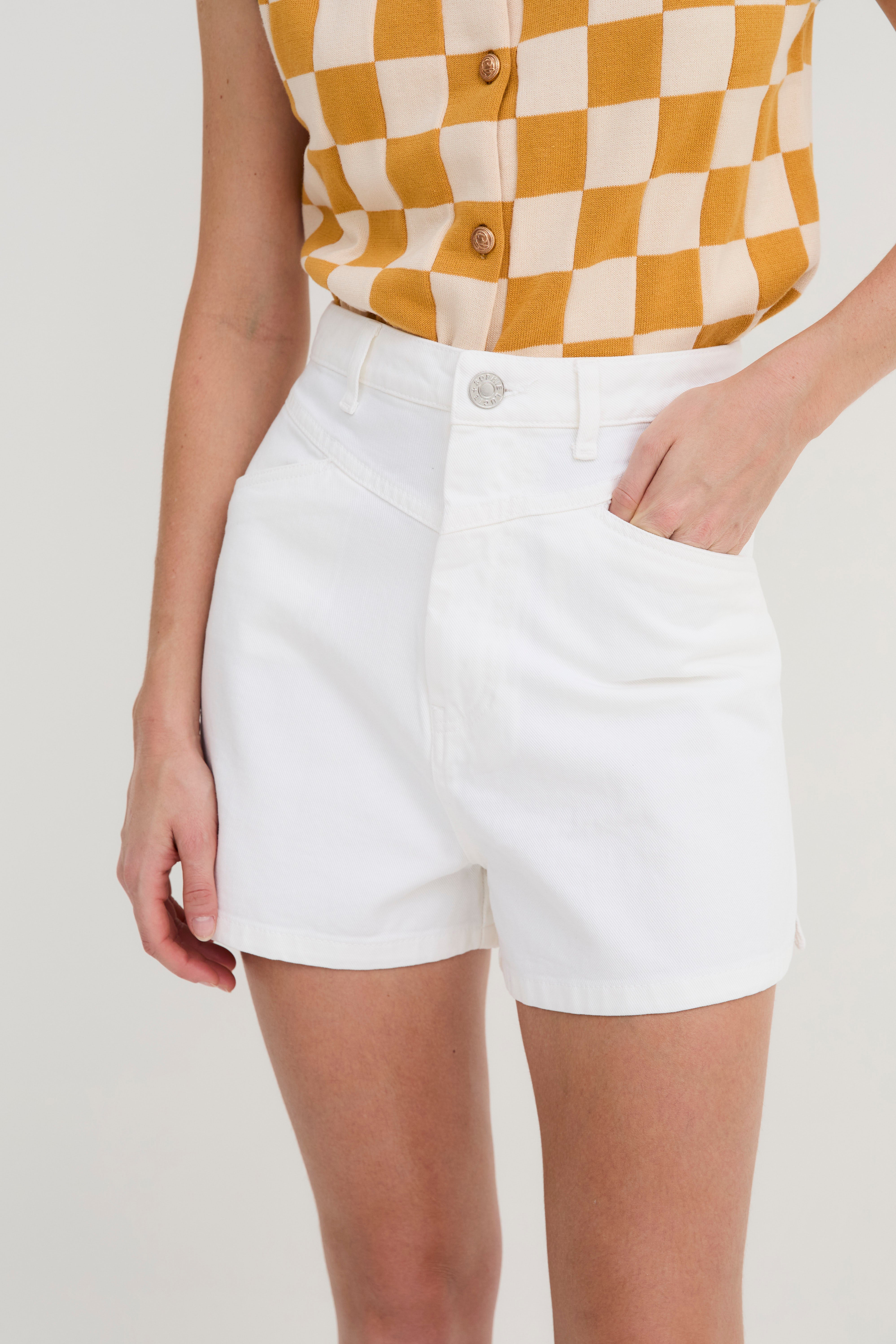 SHORT EN SERGÉ LUCIA ÉCRU