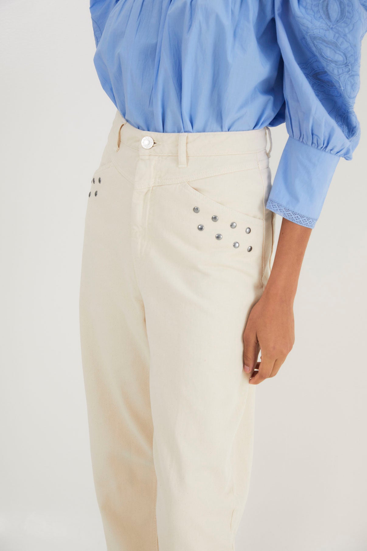 JEAN LUCCI CLOUTÉ ÉCRU