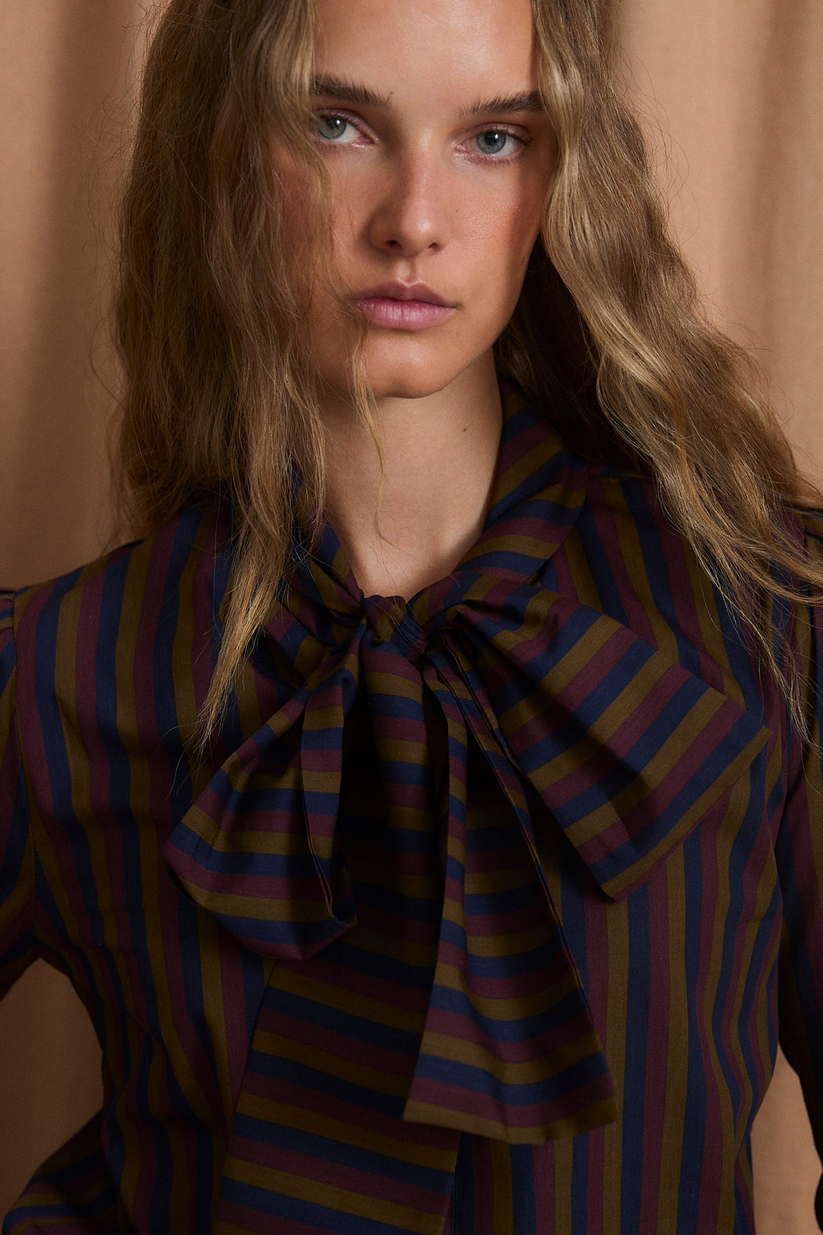 BLUSA LAZO TRIO BURGUNDY