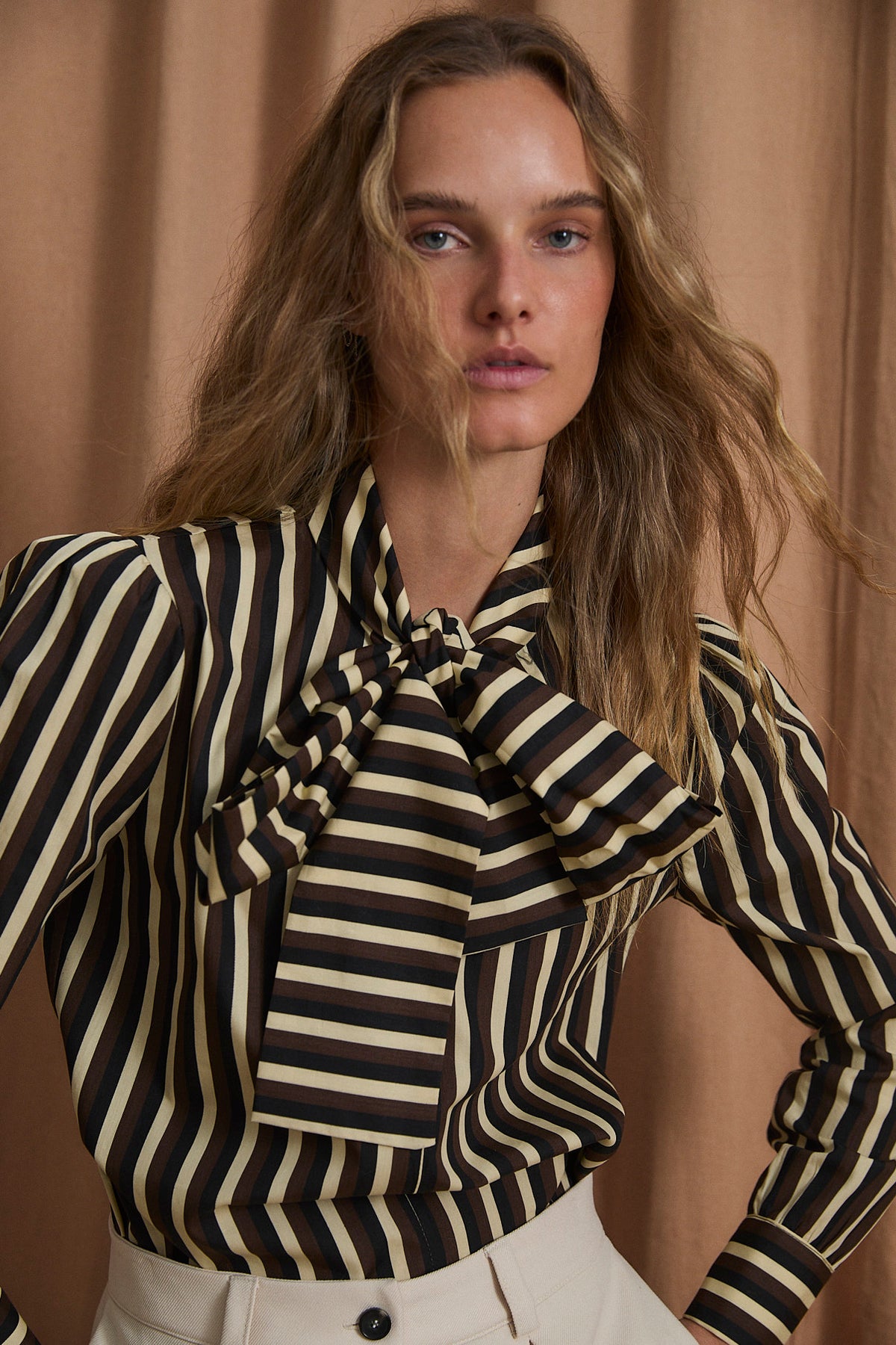 BLUSA LAZO TRIO MARRON