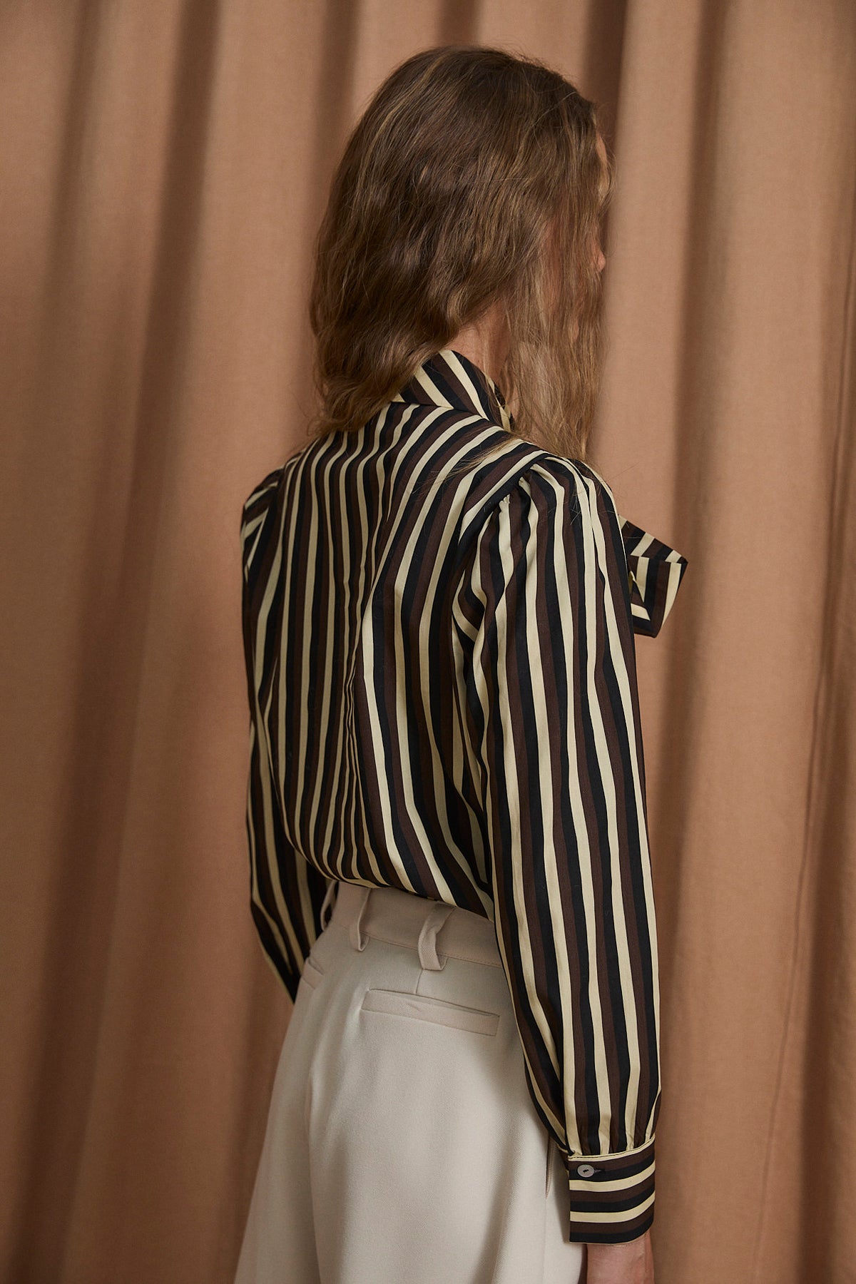 BLUSA LAZO TRIO MARRON