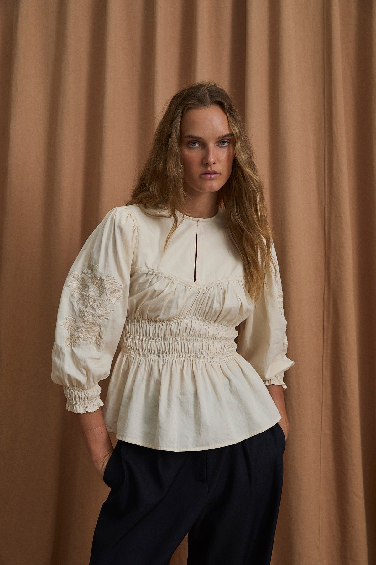 BLUSA CISNE NACAR CRUDO