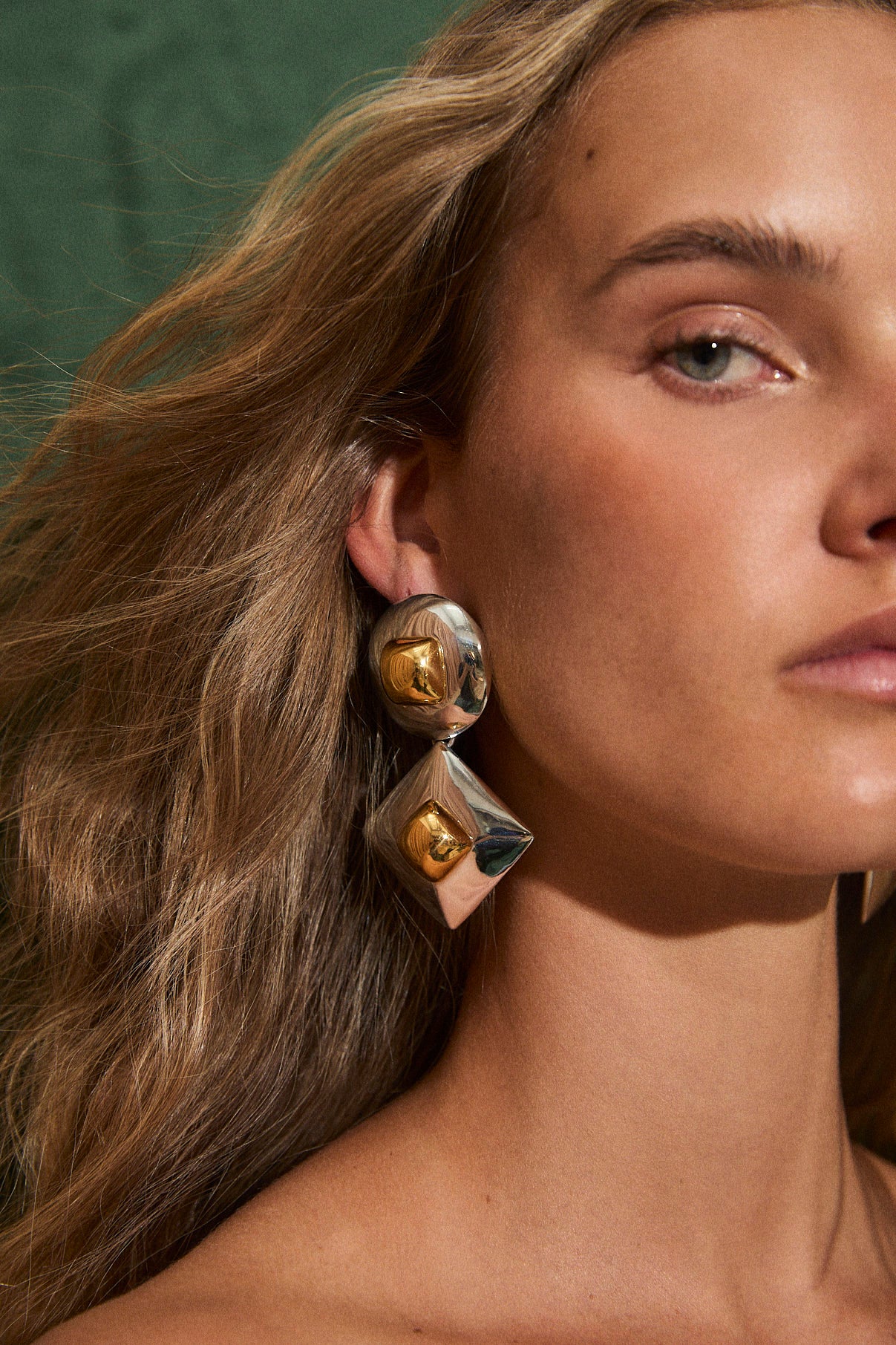 VENUS SILVER METAL EARRINGS