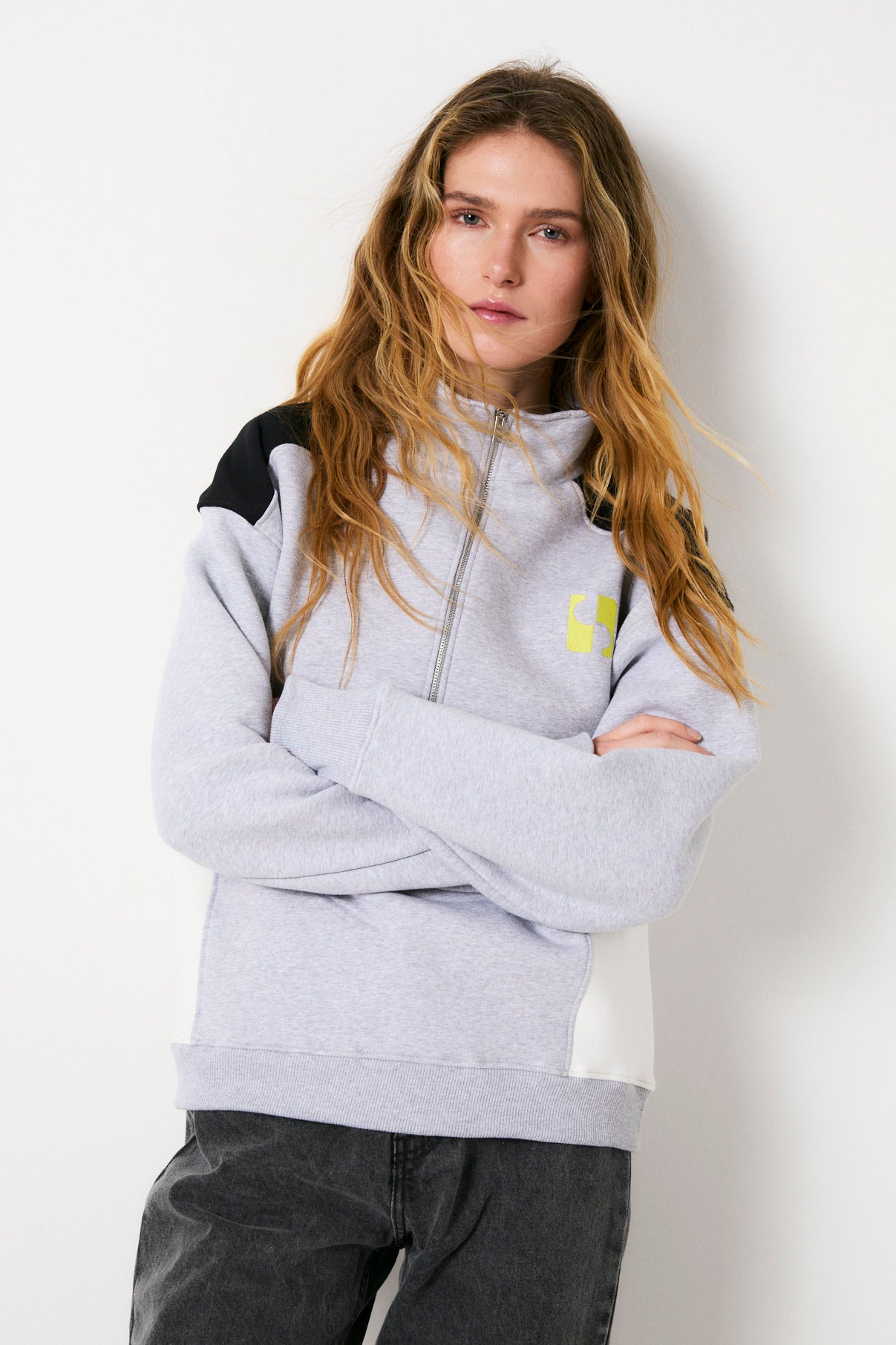 SUDADERA SPORTY FELPA GRIS