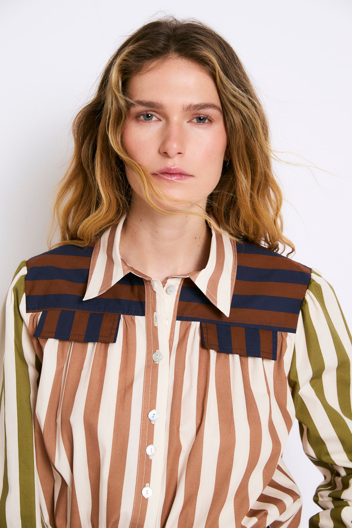 BLUSA CARLOTA RAYAS TRICOLOR