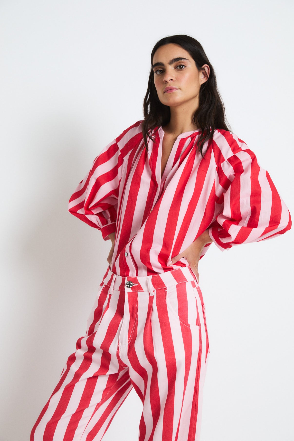 TOTAL LOOK VENICE BARRAS ROJO