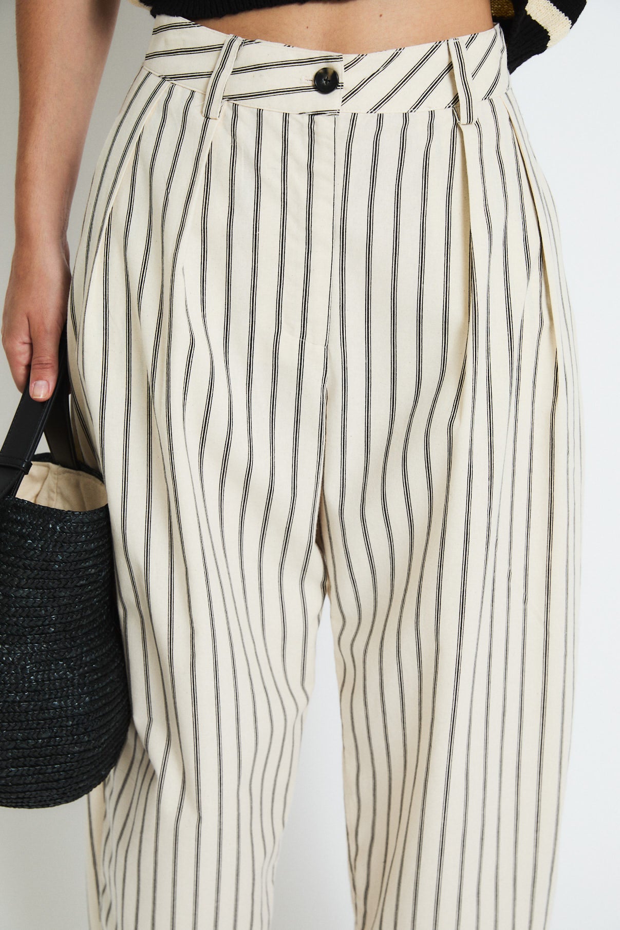 RAYA STRIPES BLACK TROUSERS