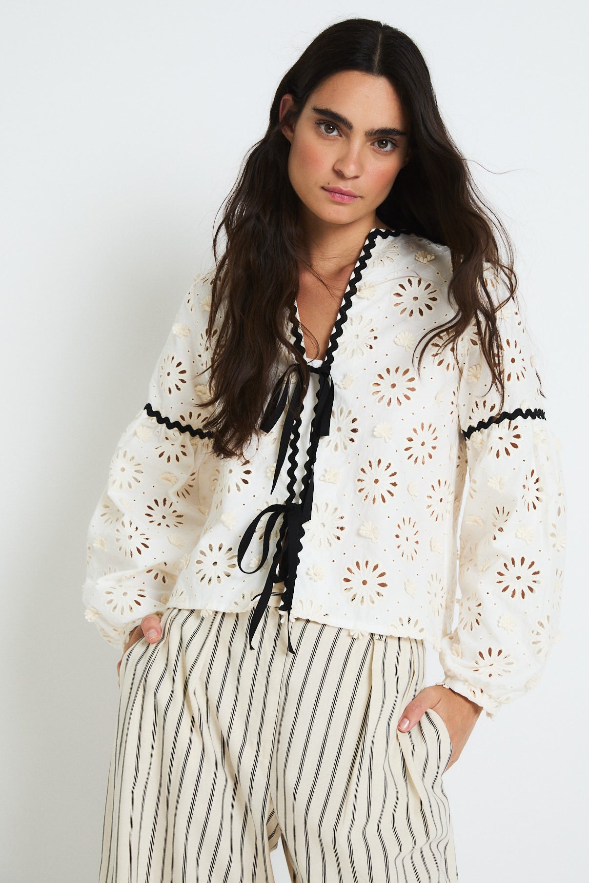 BLUSA CRISTINA TROQUELADO CRUDO