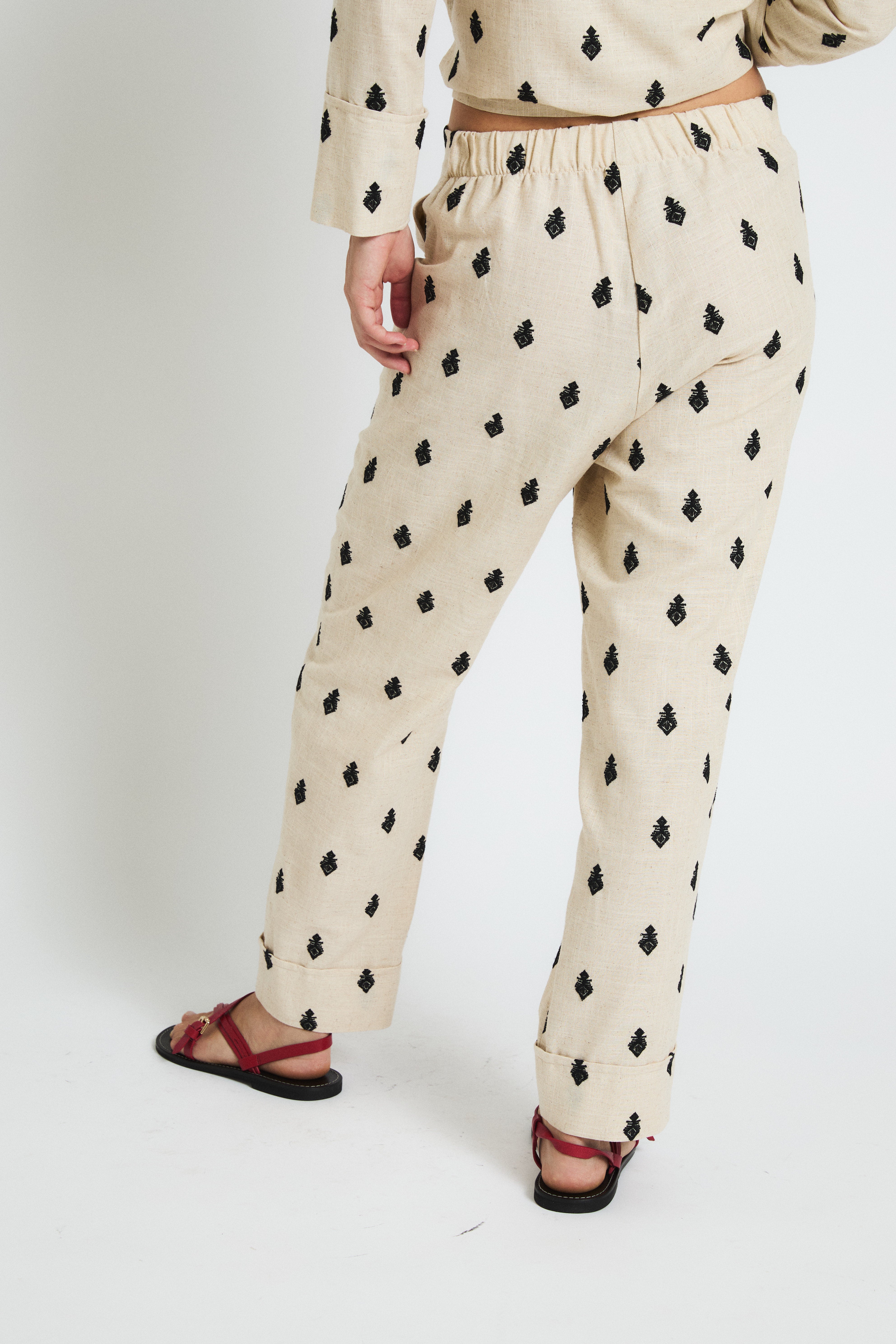 TOTAL LOOK ICON BORDADO BEIGE