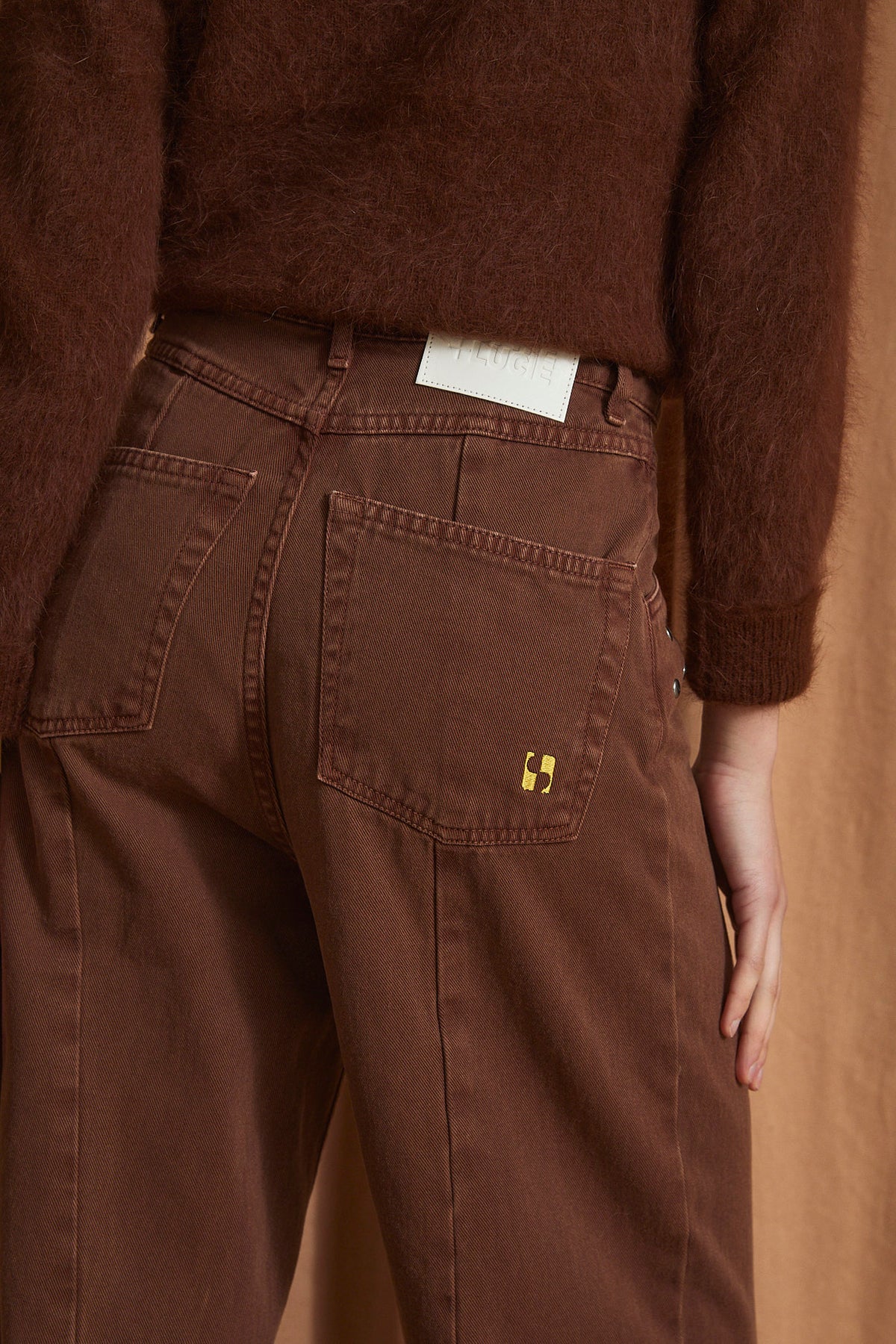 JEANS CORSE TACHAS MARRON
