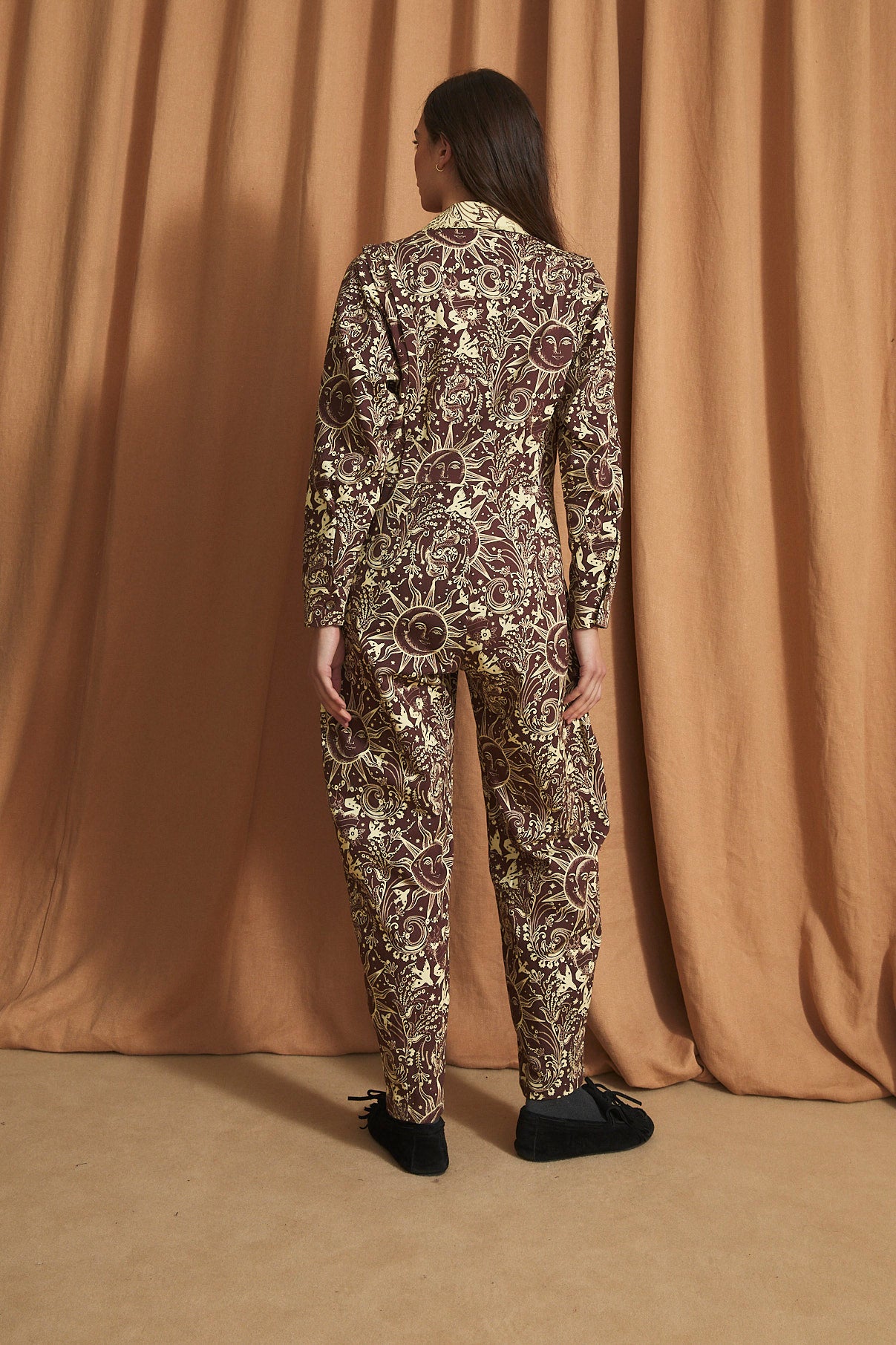 MONO DANIELA SOLES MARRON