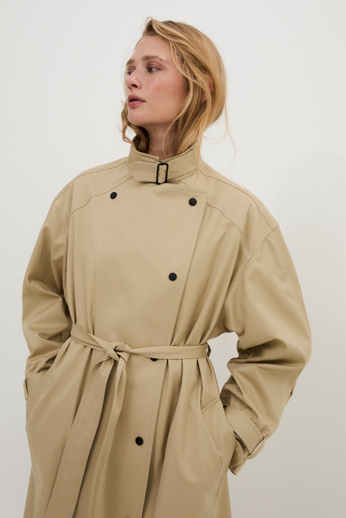 LU BEIGE TRENCH COAT