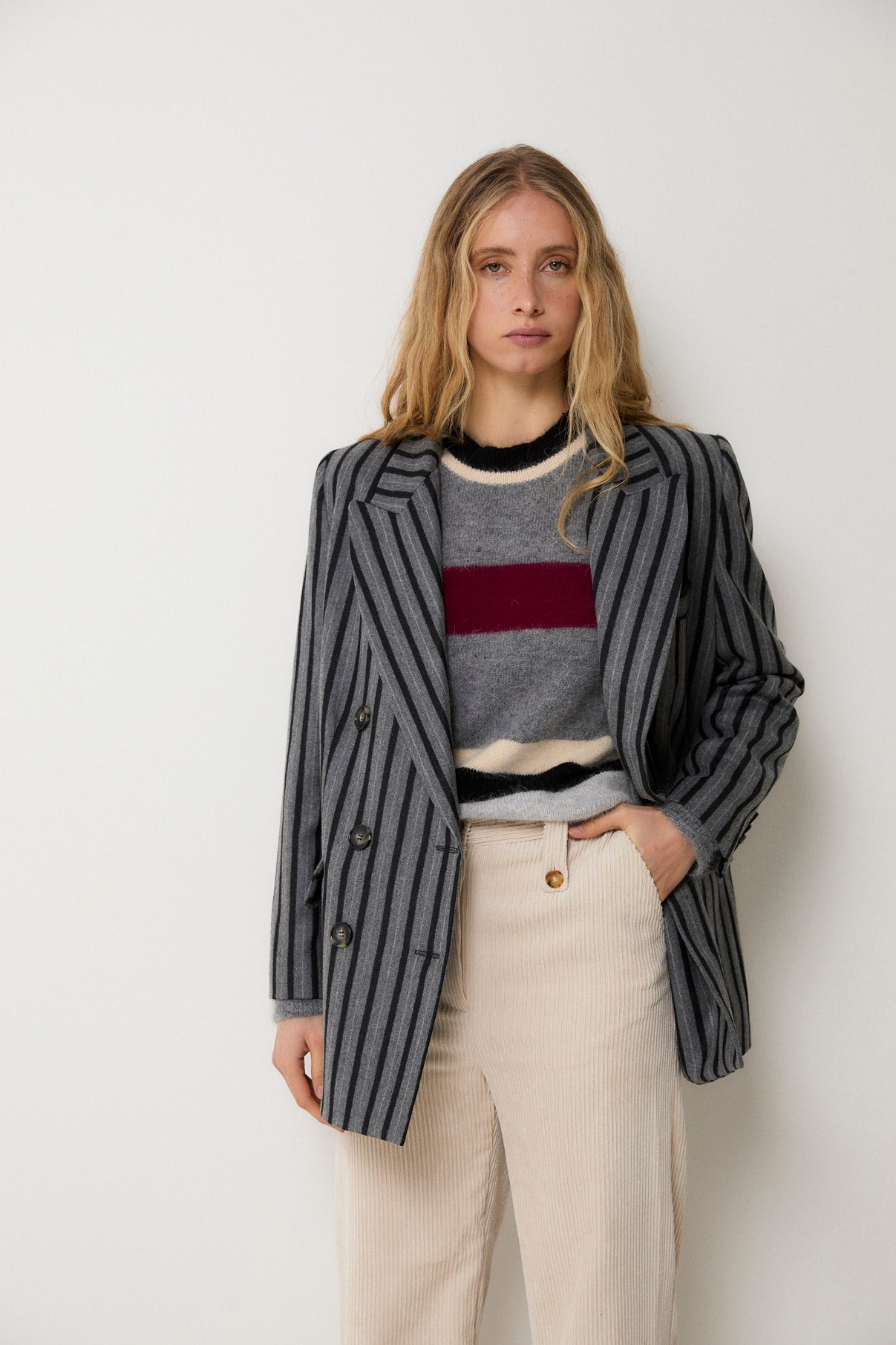 BLAZER EMILY RAYAS GRIS