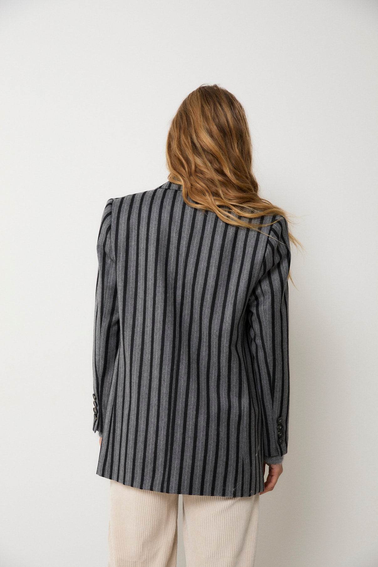 BLAZER EMILY RAYAS GRIS