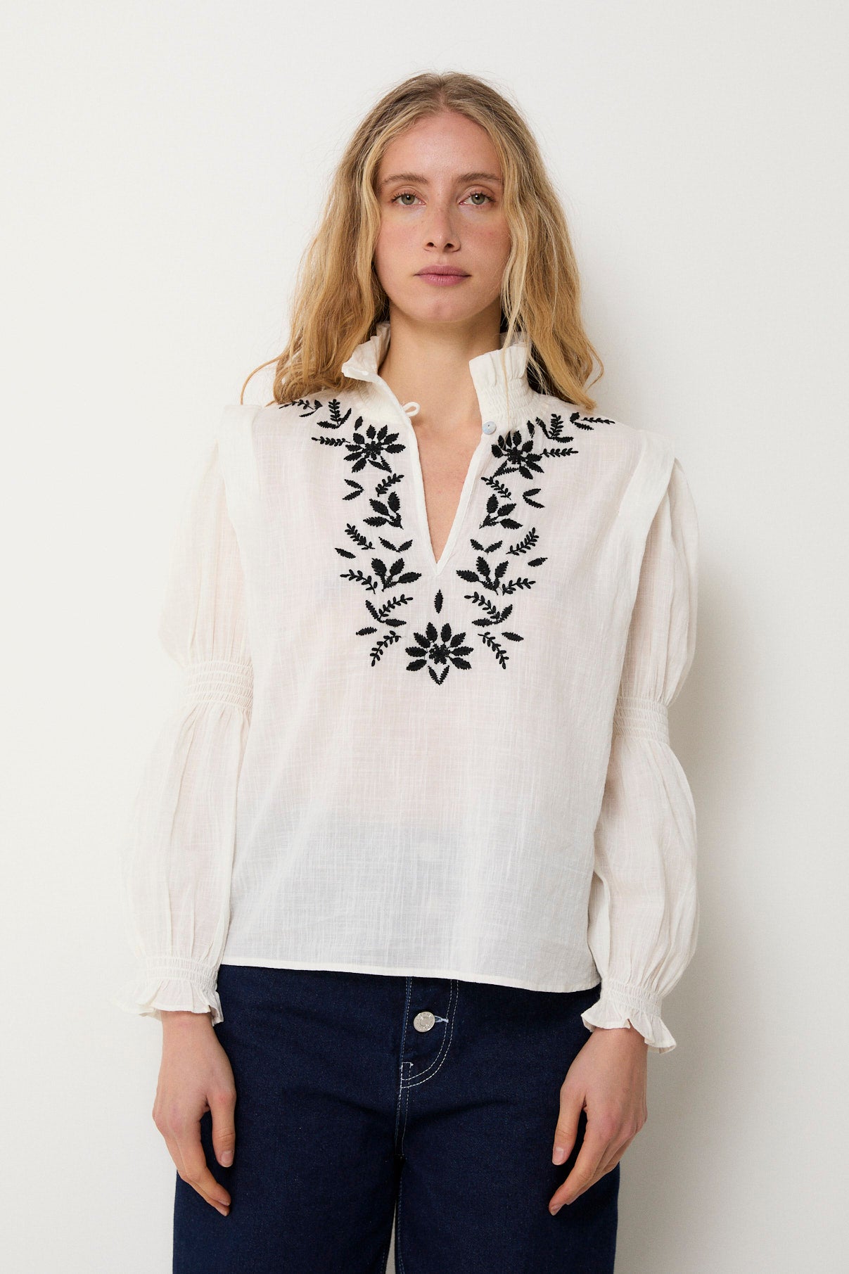 BLUSA LUPE EMBROIDERY CRUDO