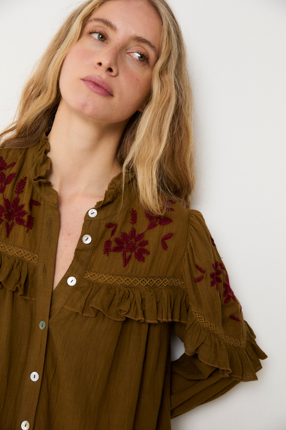 VESTIDO TRUJILLO EMBROIDERY KAKI