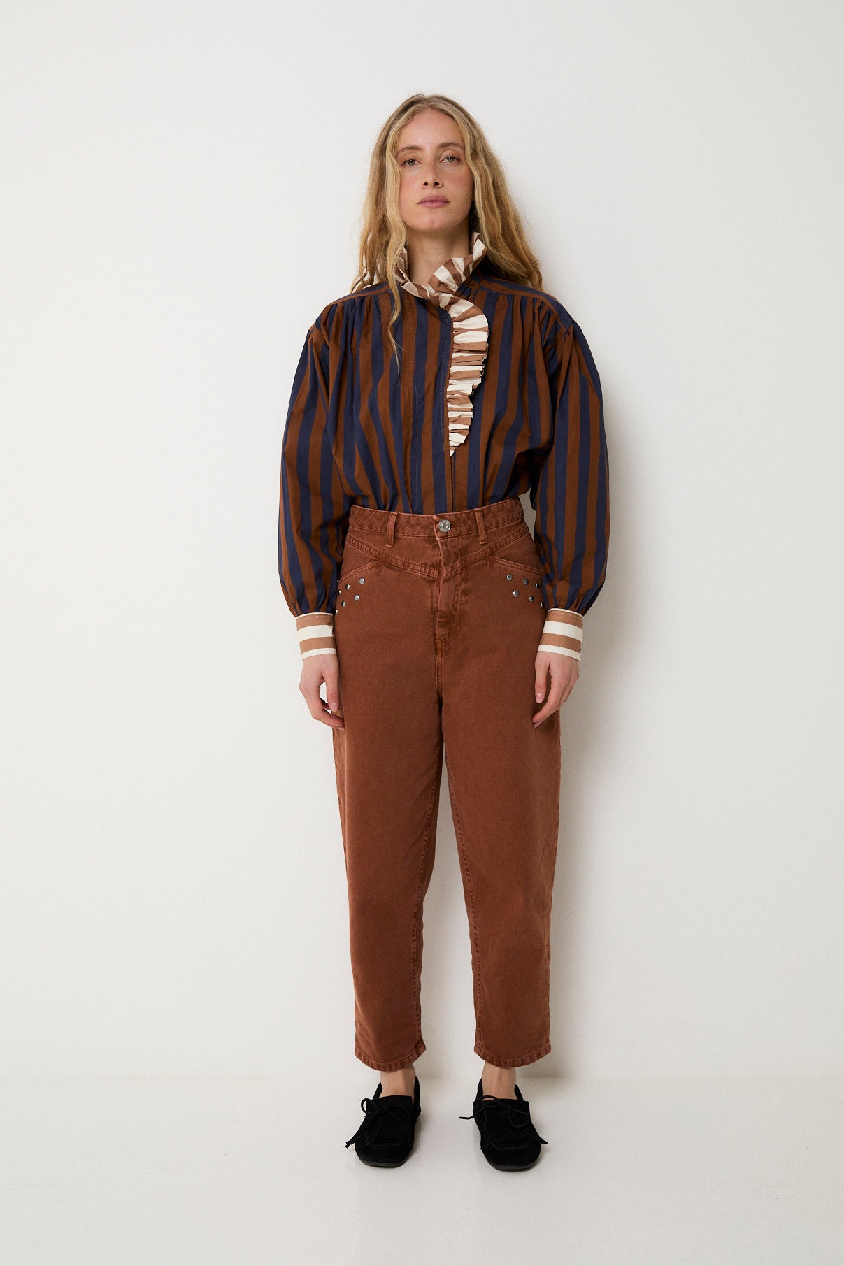 TACHAS CORSE CAMEL JEANS