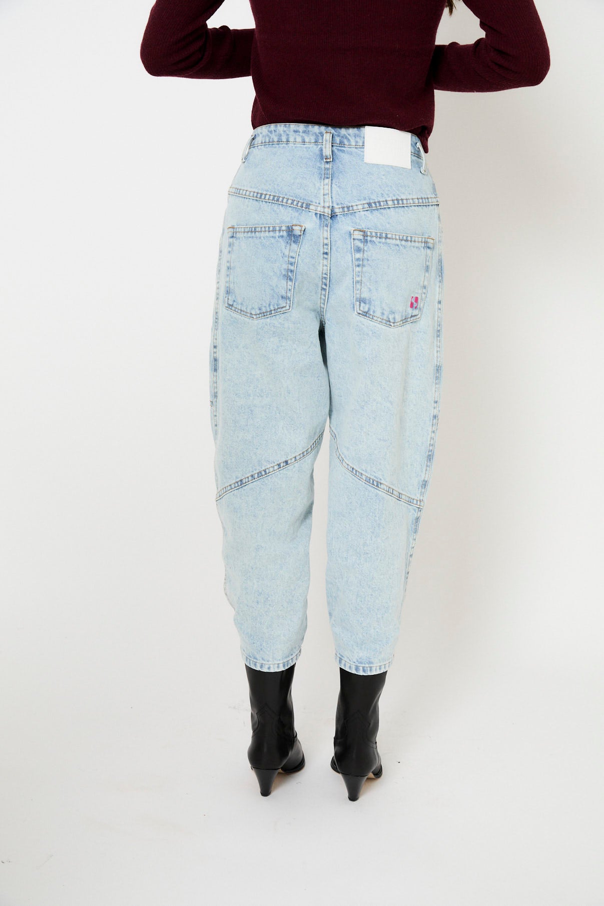 JEANS CORTES BLEACH AZUL