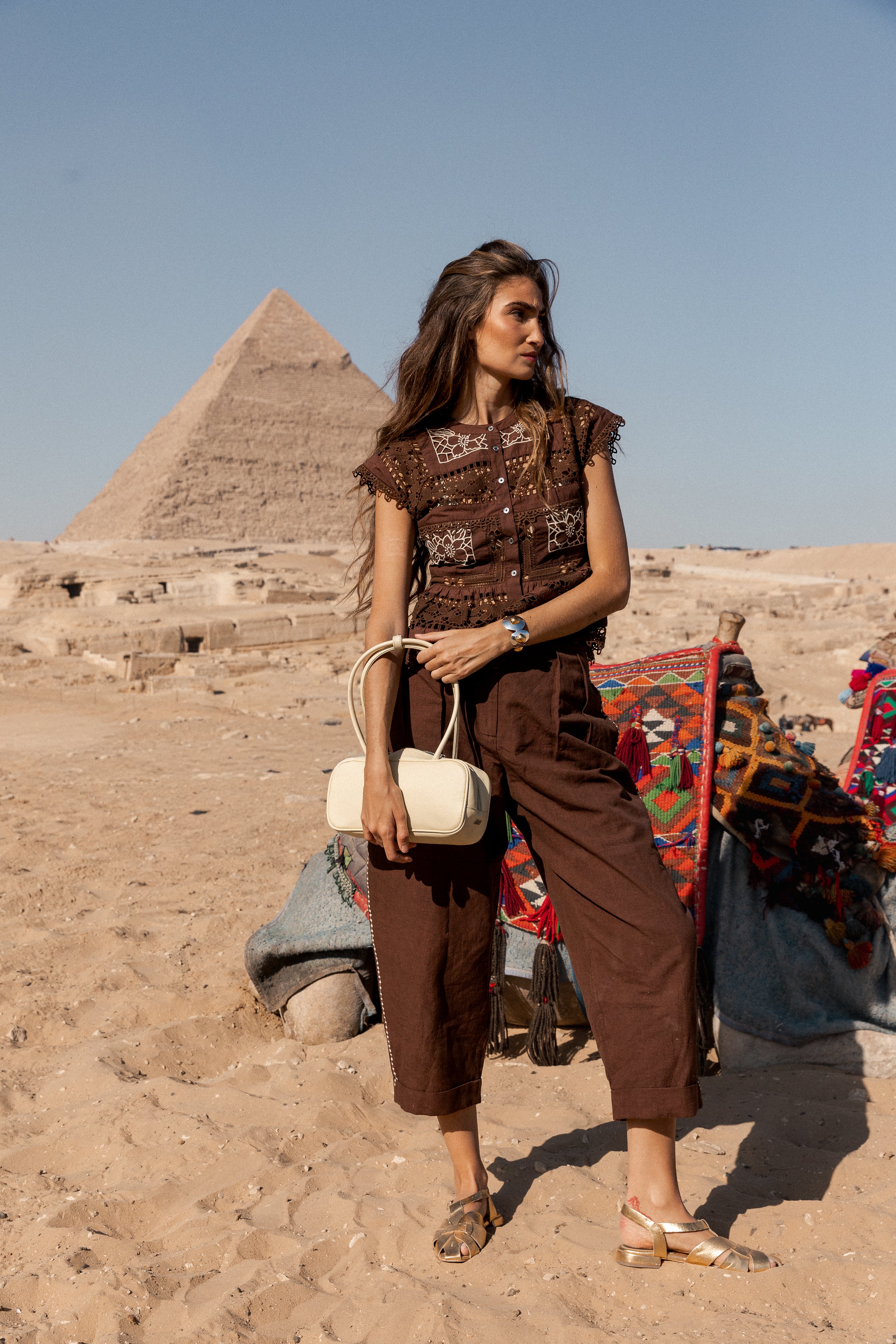 TOTAL LOOK SEA EMBROIDERY CHOCOLATE
