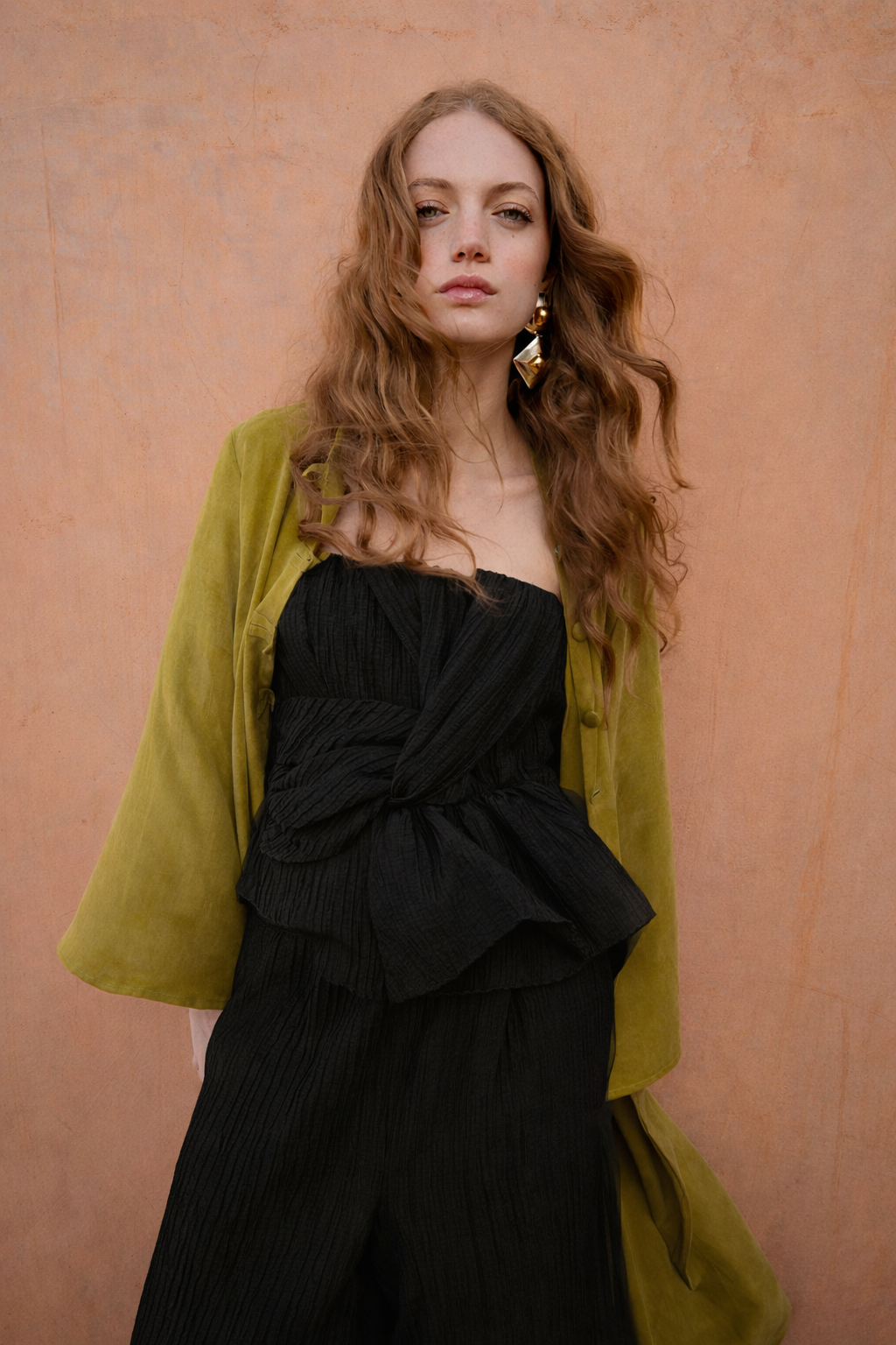 TOP LINDA ARRUGUILLA NEGRO