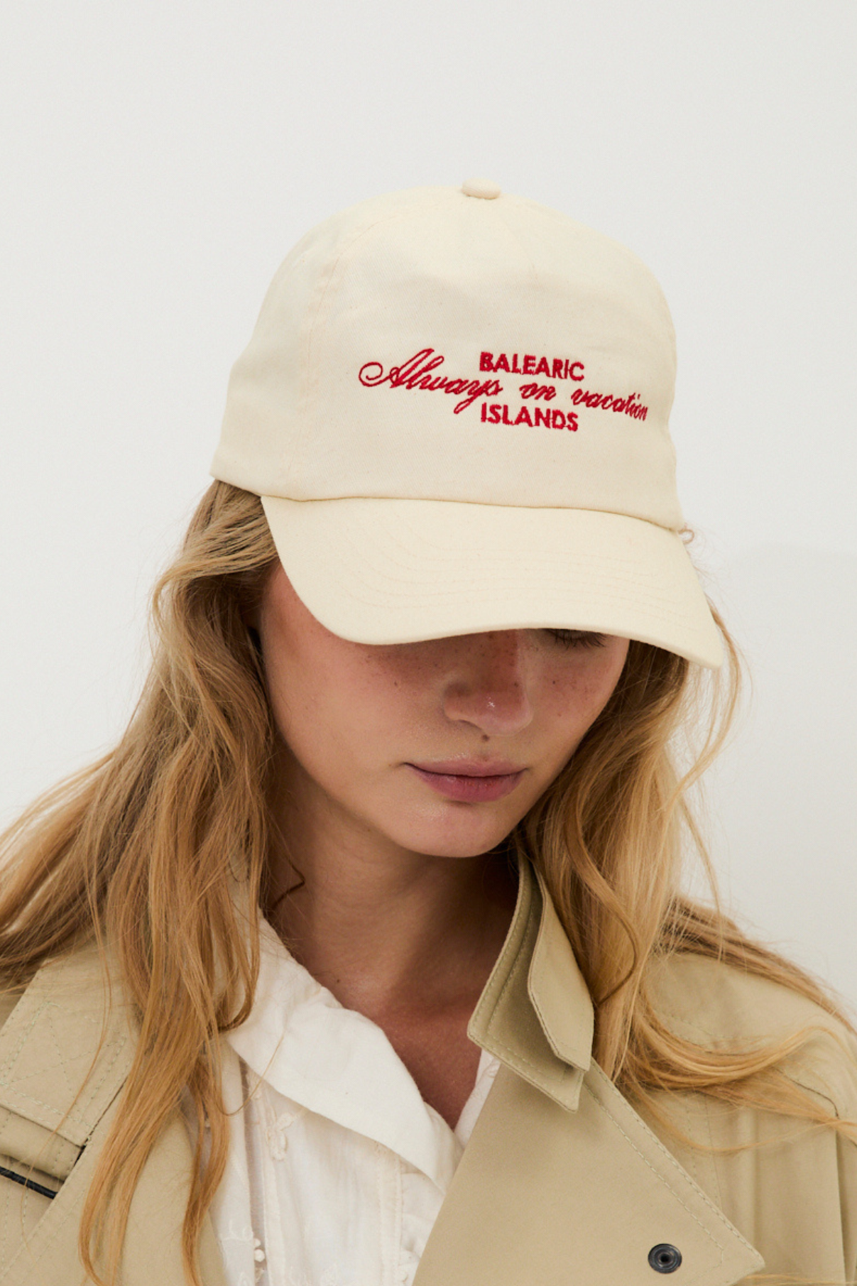 CASQUETTE VACANCES ÉCRU