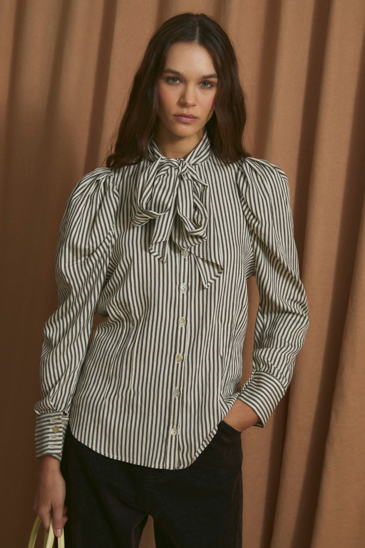 PAJARITA MINIRAYA BROWN BLOUSE