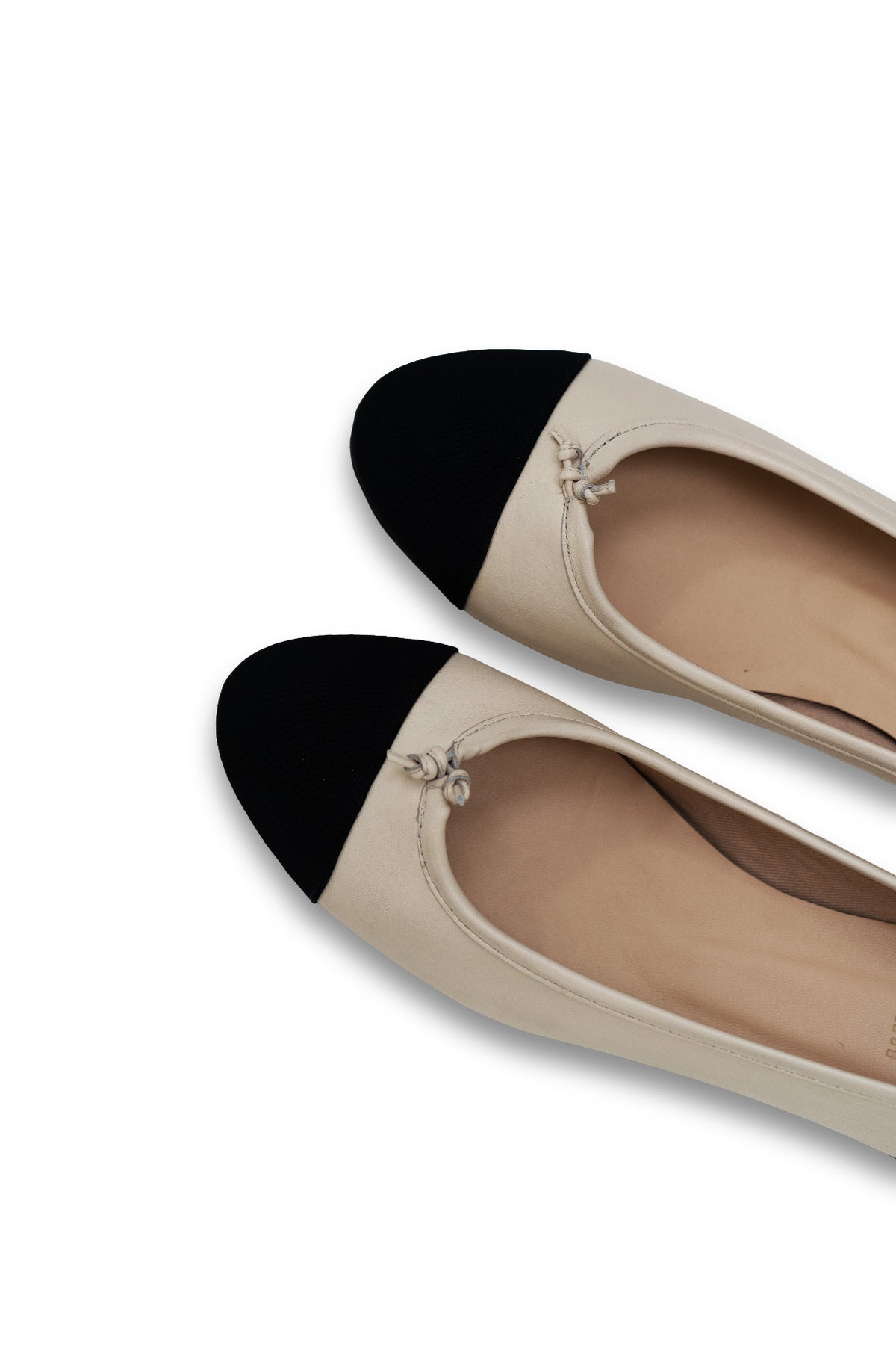 GRAZIA LEATHER ECRU BALLERINA