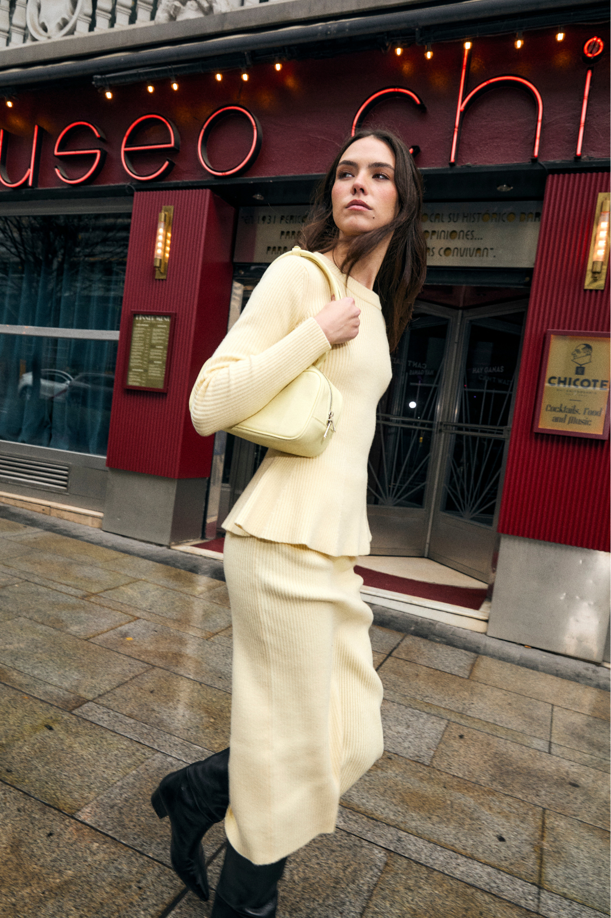 TOTAL LOOK PEPLUM PUNTO MANTEQUILLA