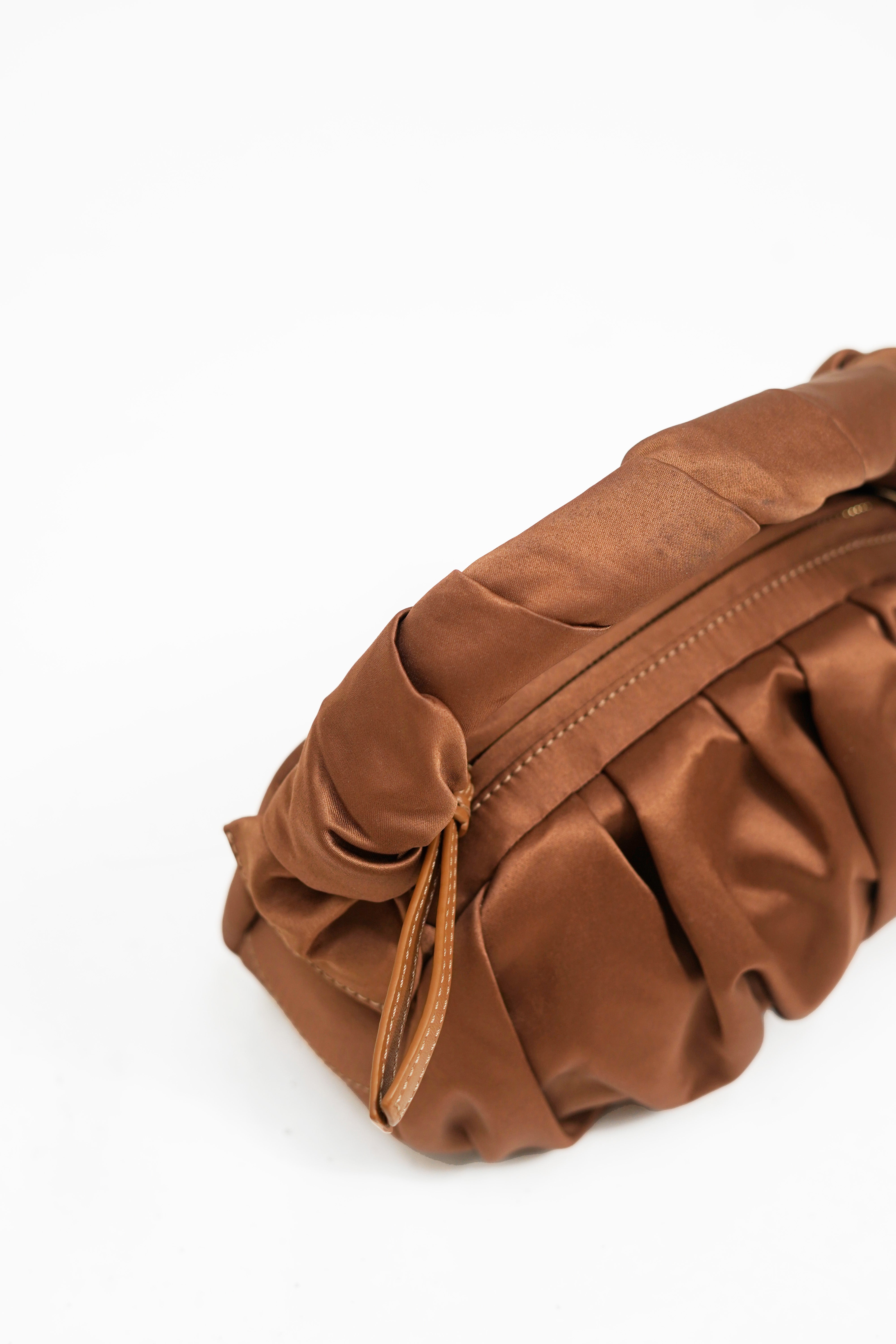 BOLSO MOI&SASS SATEN CAMEL