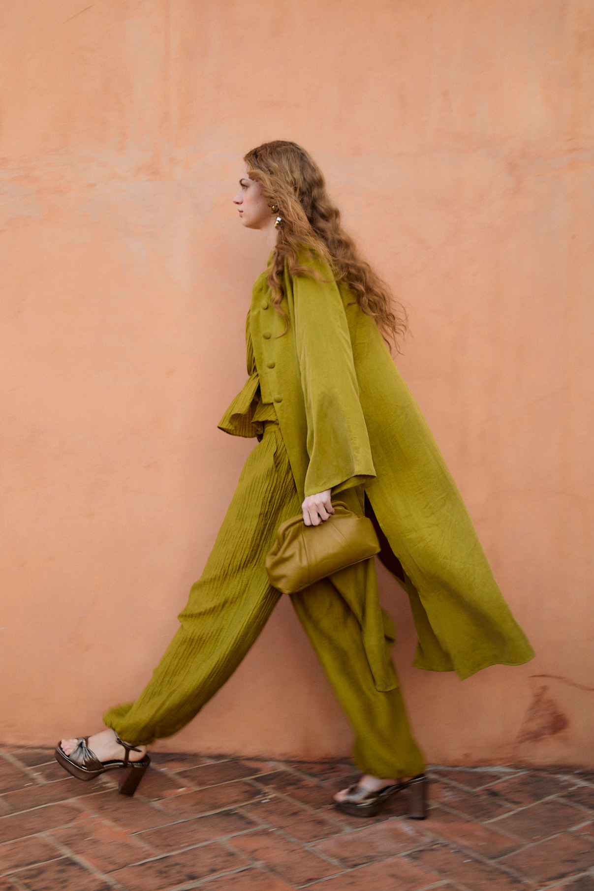 PANTALON LINDA ARRUGUILLA OLIVA