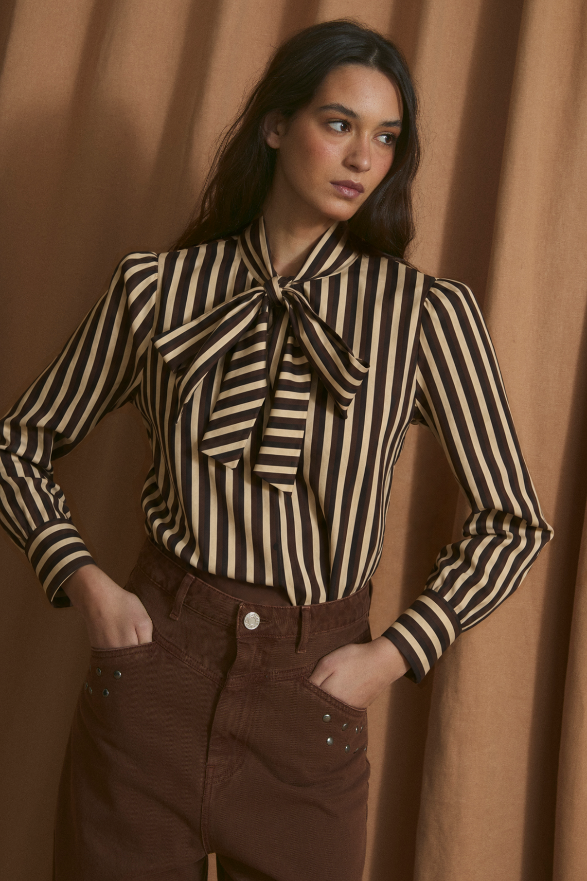 BLUSA LAZO TRIO MARRON