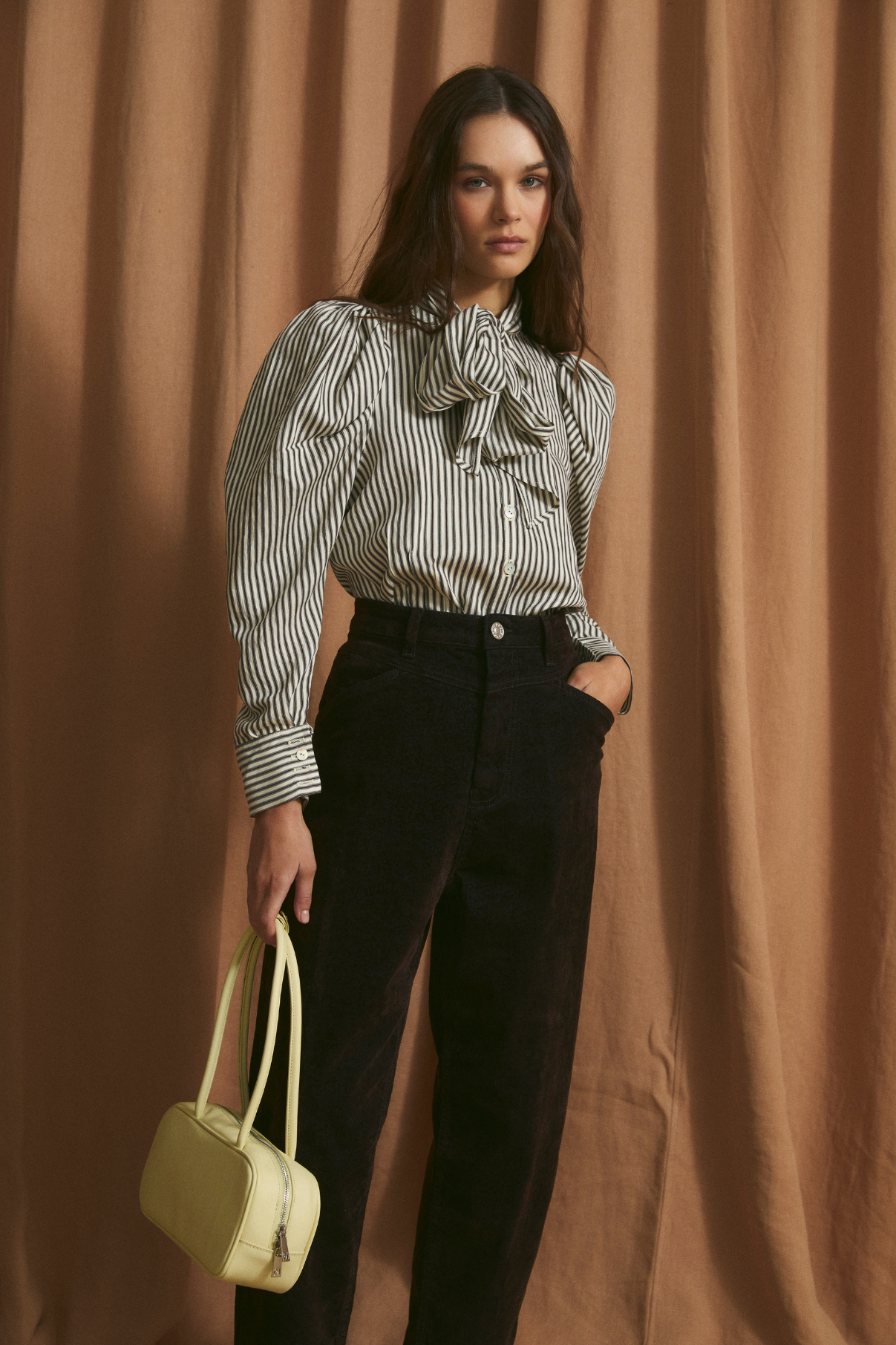 PAJARITA MINIRAYA BROWN BLOUSE