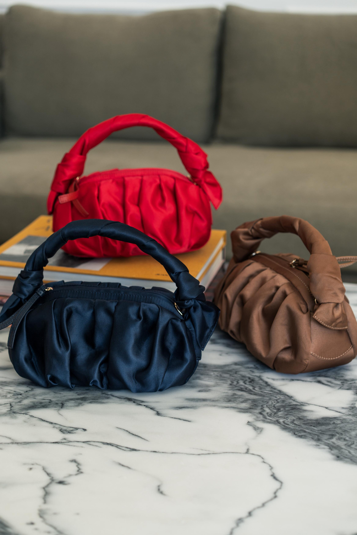 SAC EN SATIN MARINE MOI&SASS