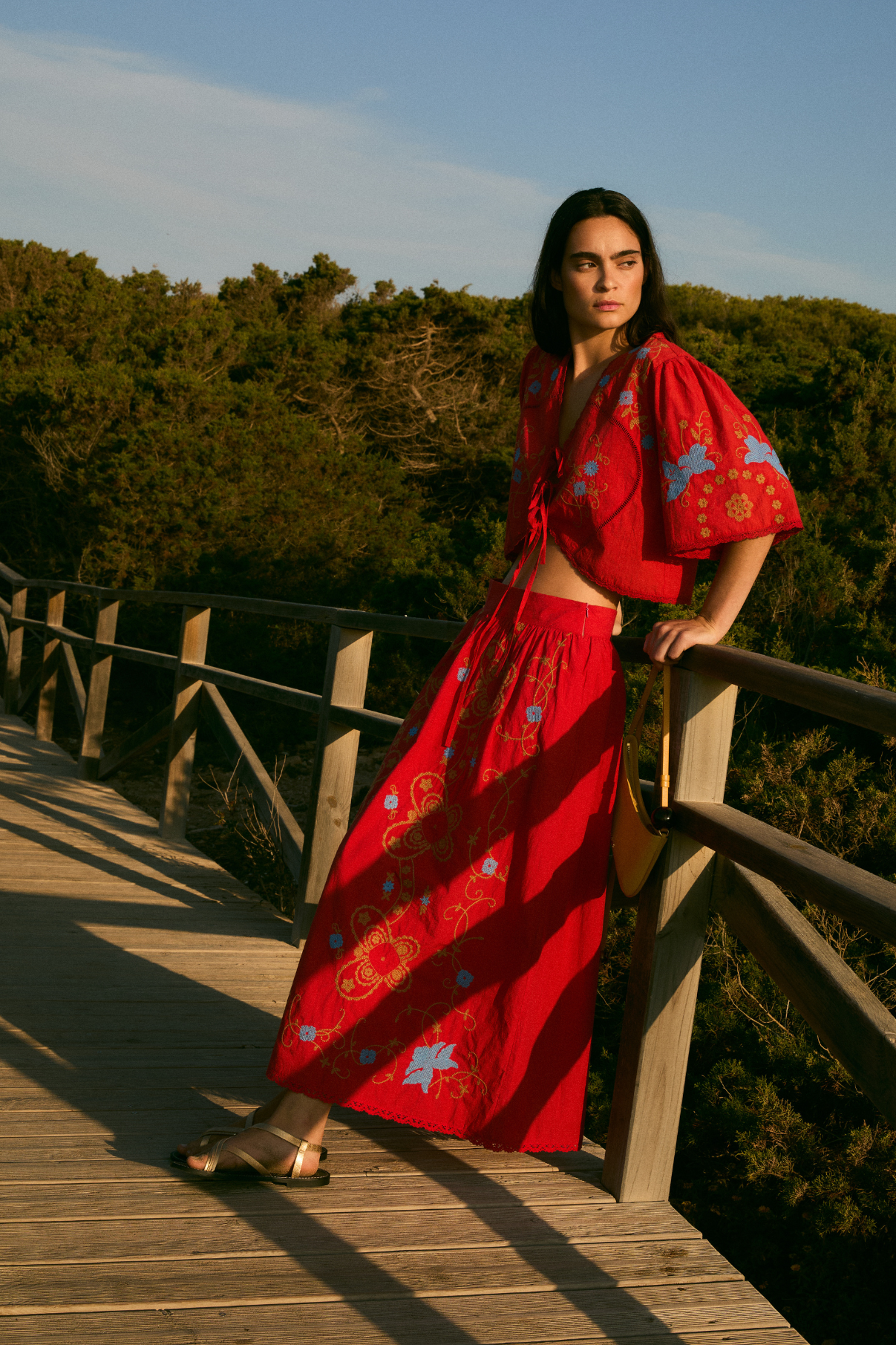 TOP AMAPOLA EMBROIDERY ROJO