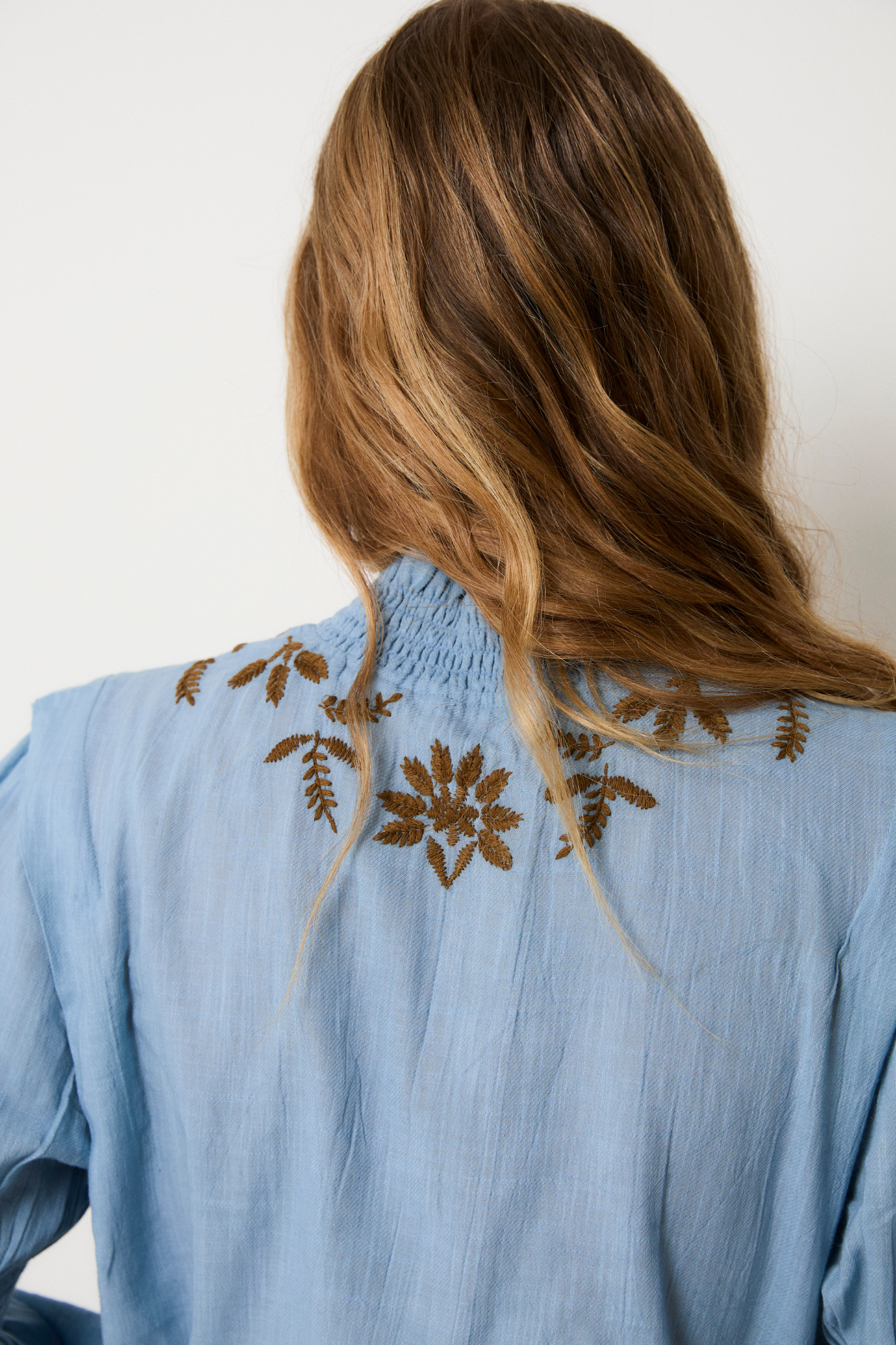 BLUSA LUPE EMBROIDERY AZUL