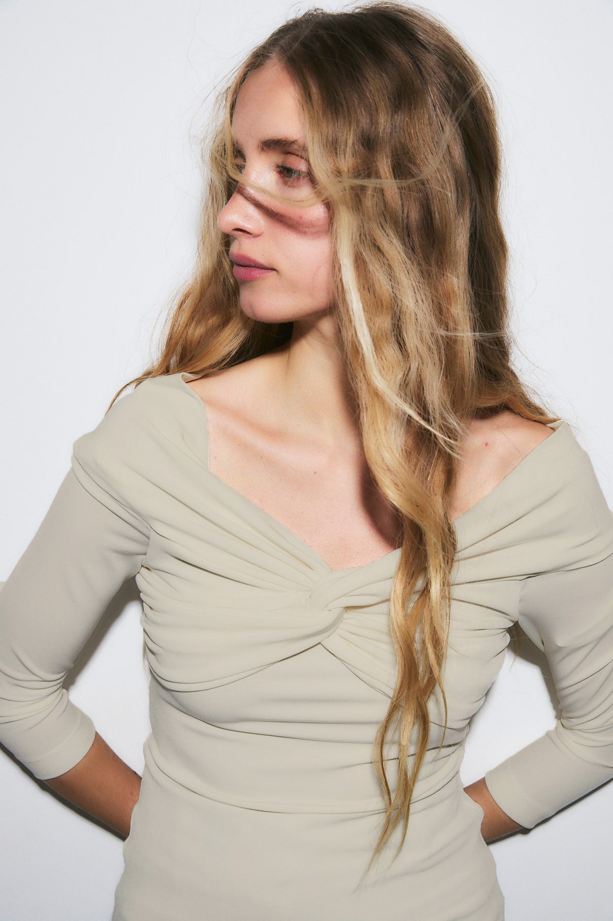 NUDO KNITTED ECRU TOP