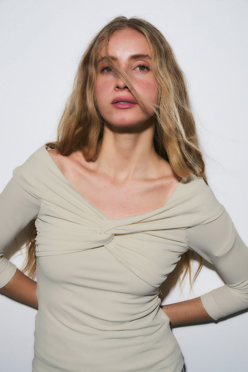 NUDO KNITTED ECRU TOP