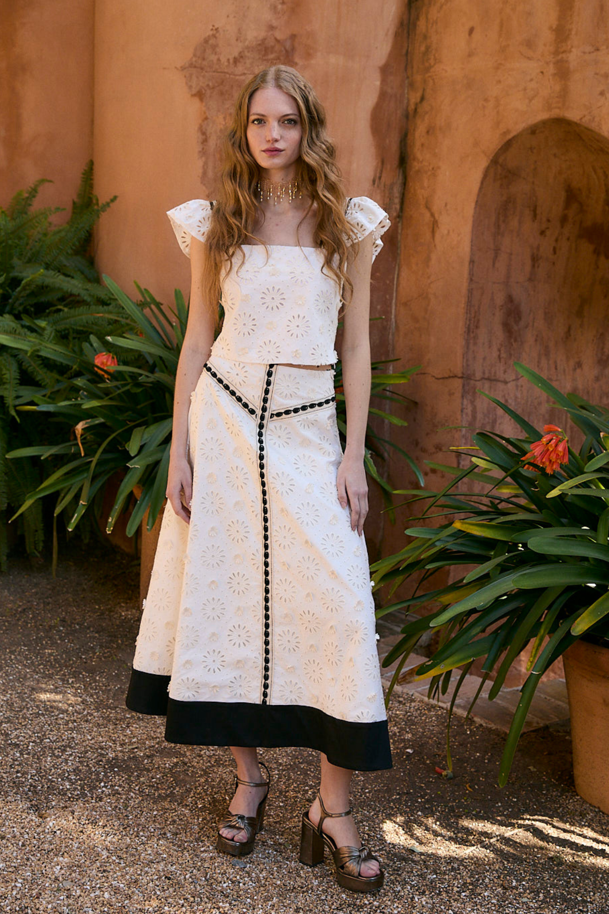 MOIRA TROQUELADO ECRU SKIRT