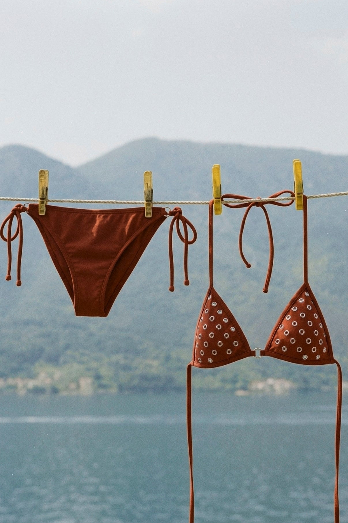 LOW-RISE CANUTILLO BLACK BIKINI