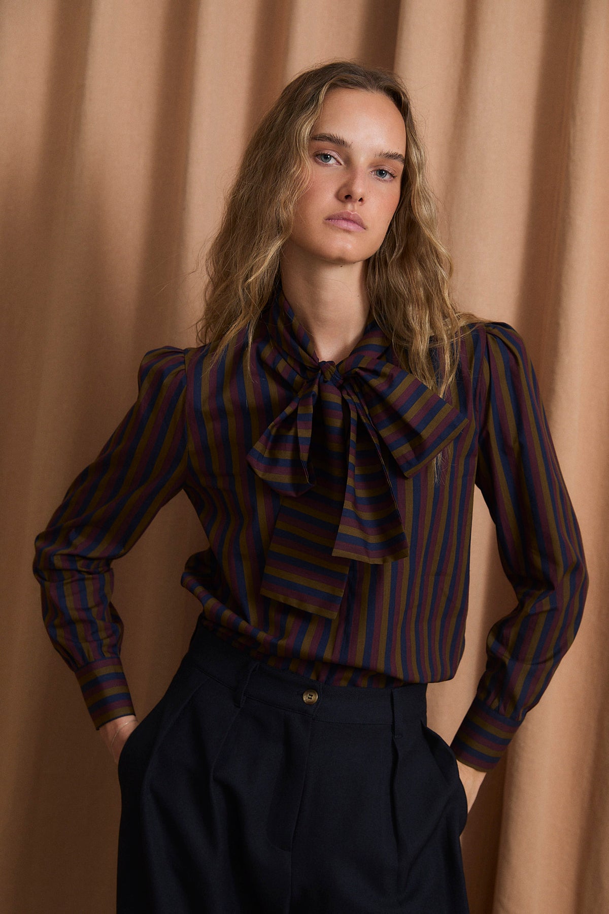 BLUSA LAZO TRIO BURGUNDY